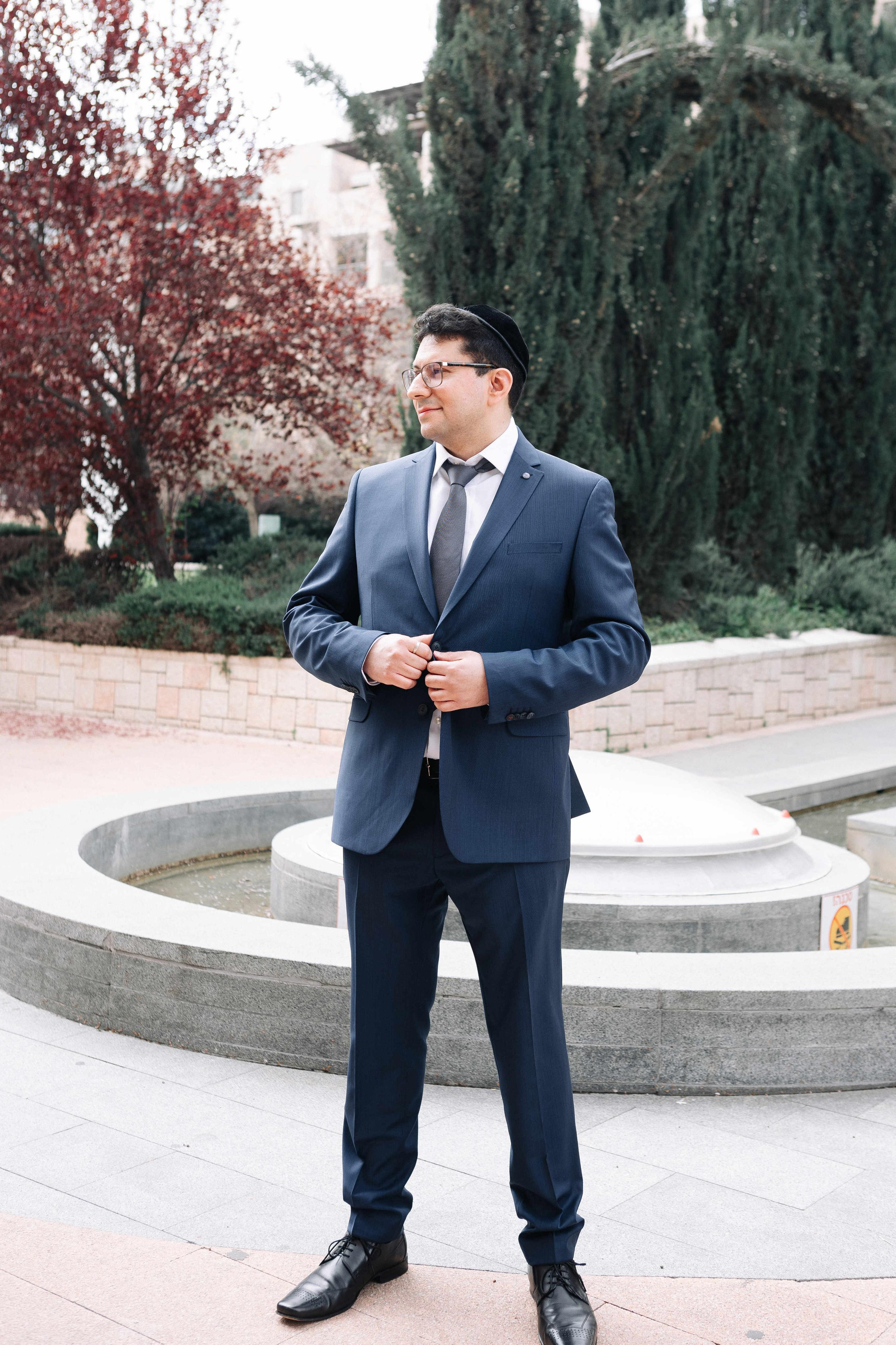 SMALL WEDDING IN THE OLD TOWN. PHOTOGRAPHER IN ISRAEL