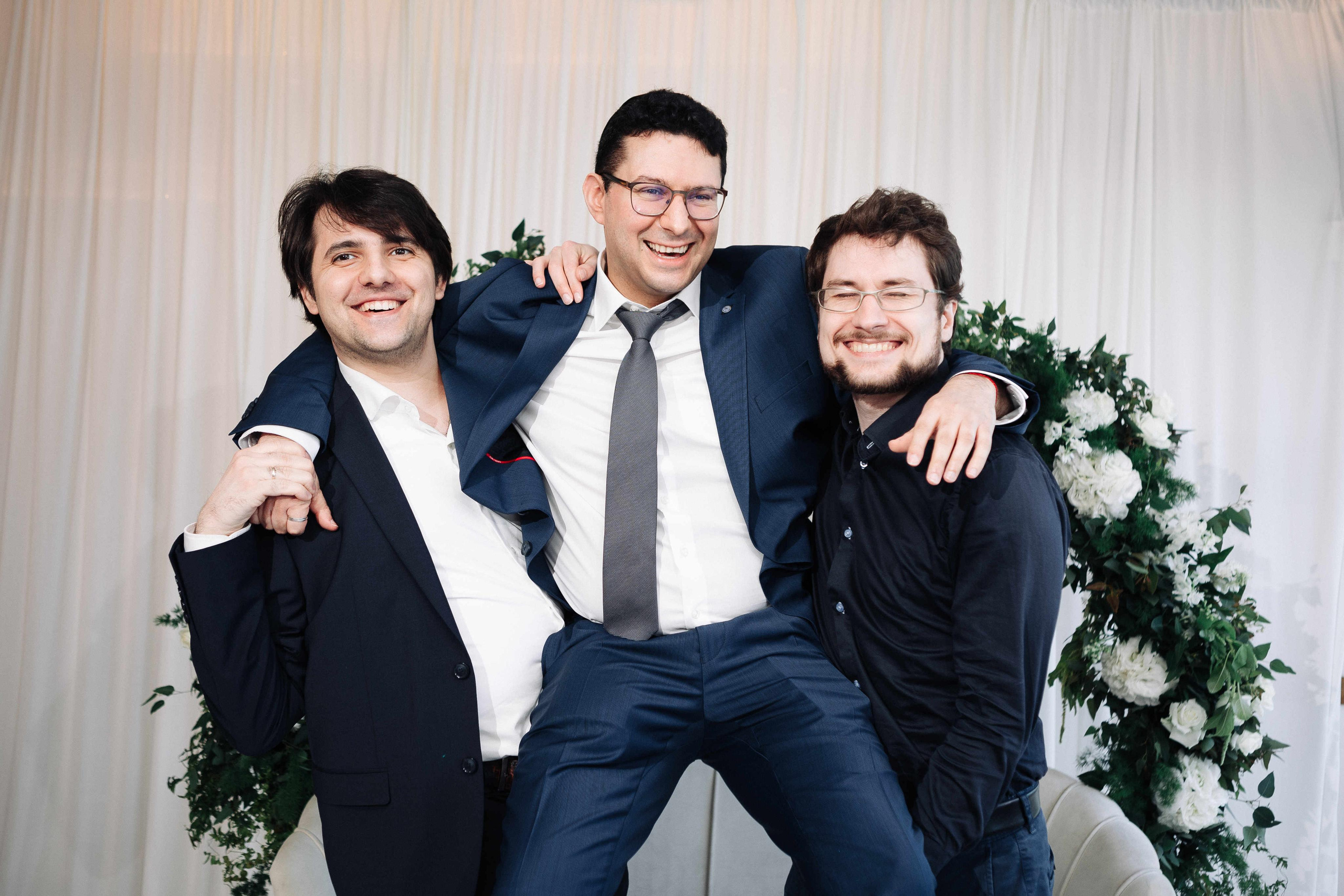 SMALL WEDDING IN THE OLD TOWN. PHOTOGRAPHER IN ISRAEL