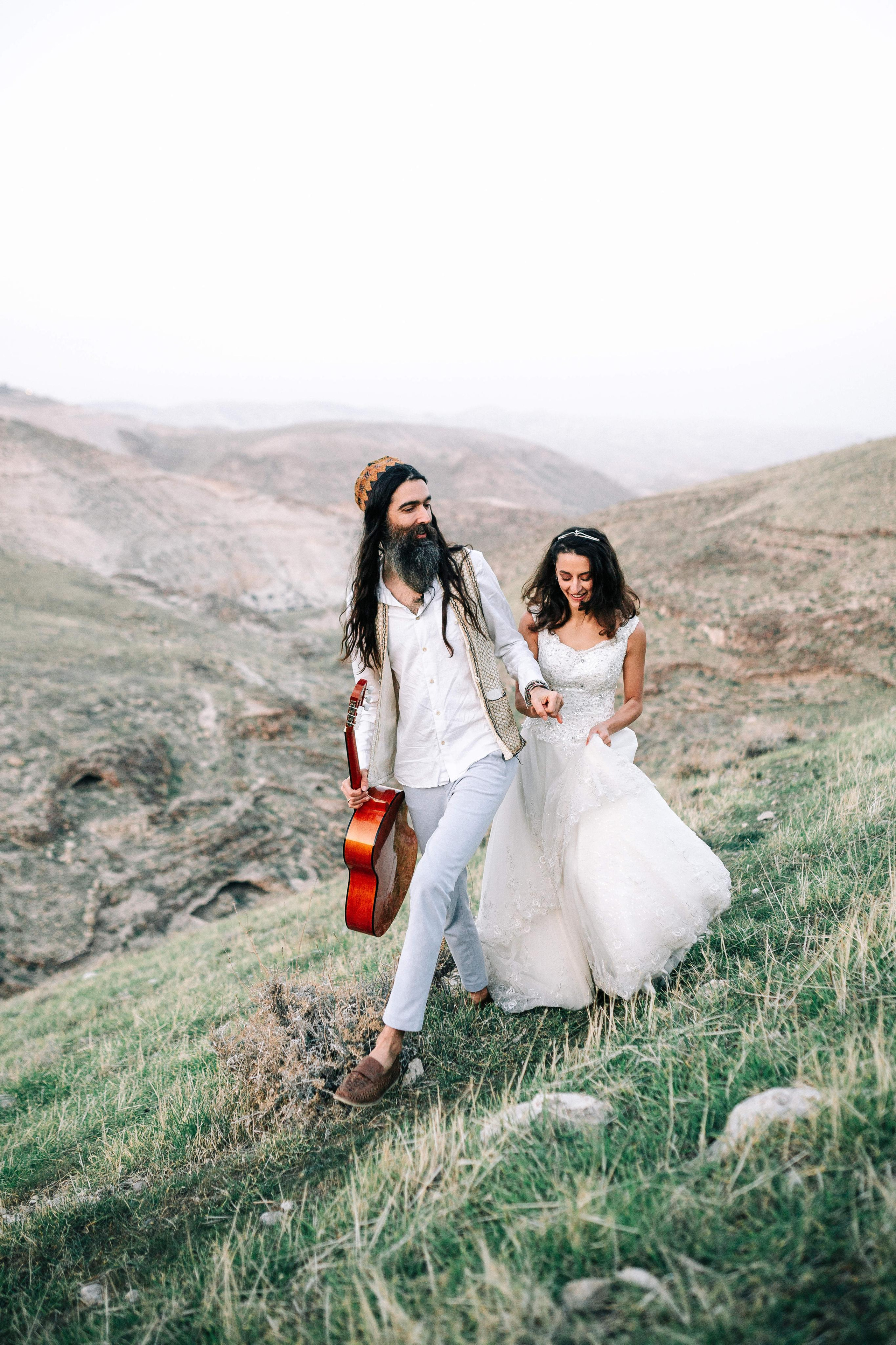 WEDDING PHOTOSHOOT NEAR MA’ALE ADUMIM. PHOTOGRAPHER IN ISRAEL