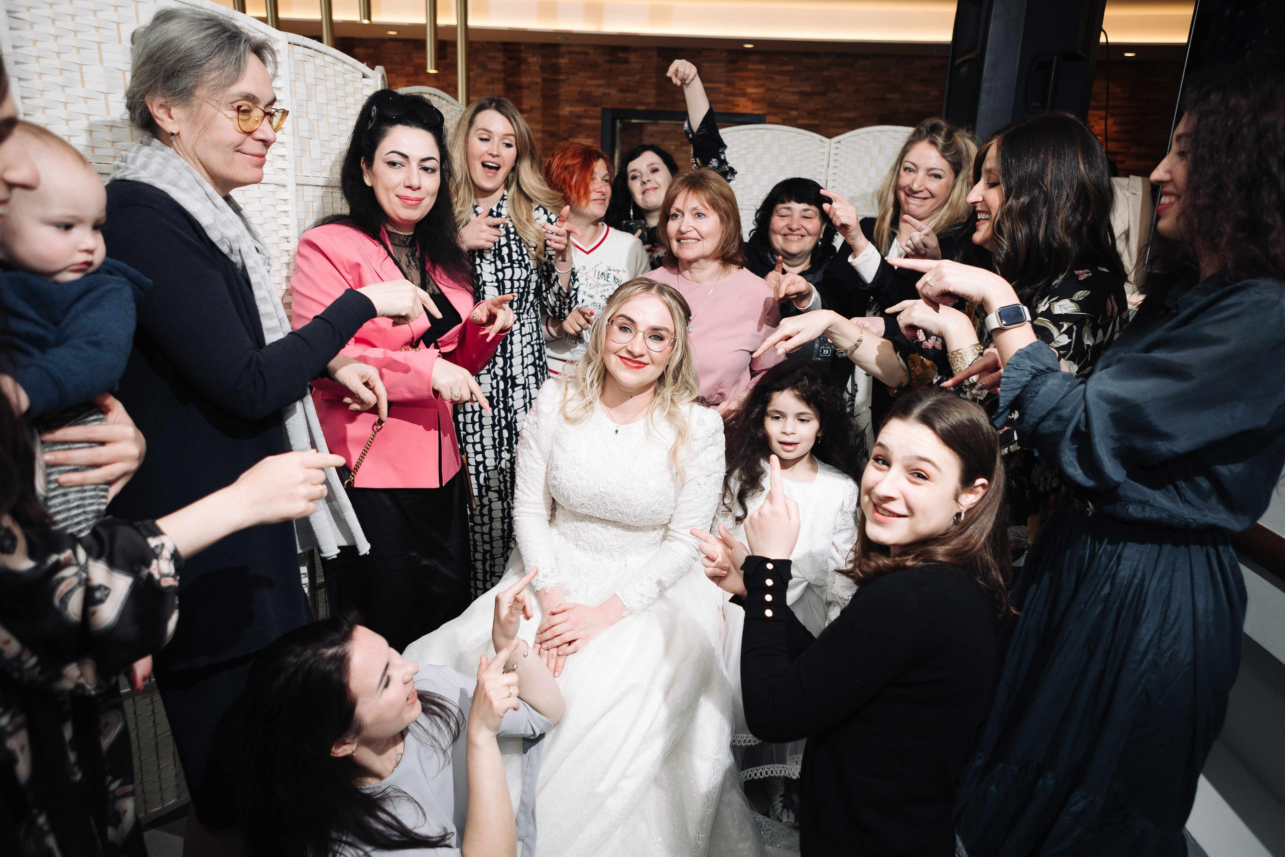 SMALL WEDDING IN THE OLD TOWN. PHOTOGRAPHER IN ISRAEL