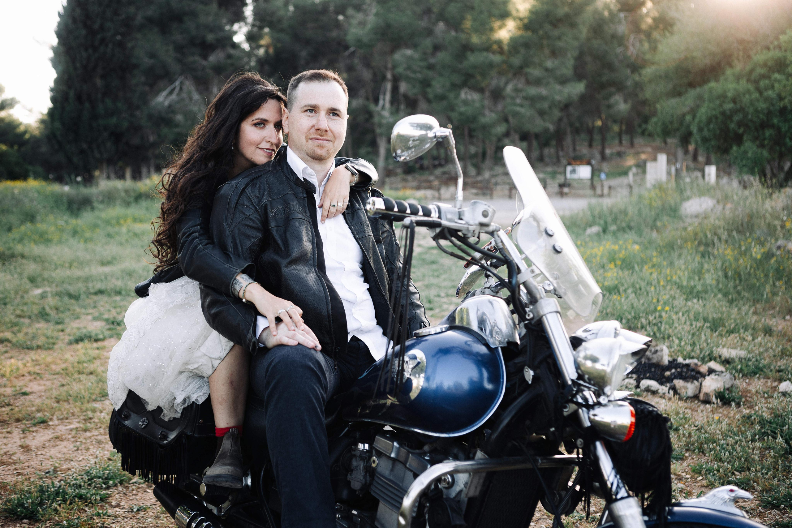 WEDDING PHOTOSHOOT WITH A MOTORCYCLE. PHOTOGRAPHER IN ISRAEL