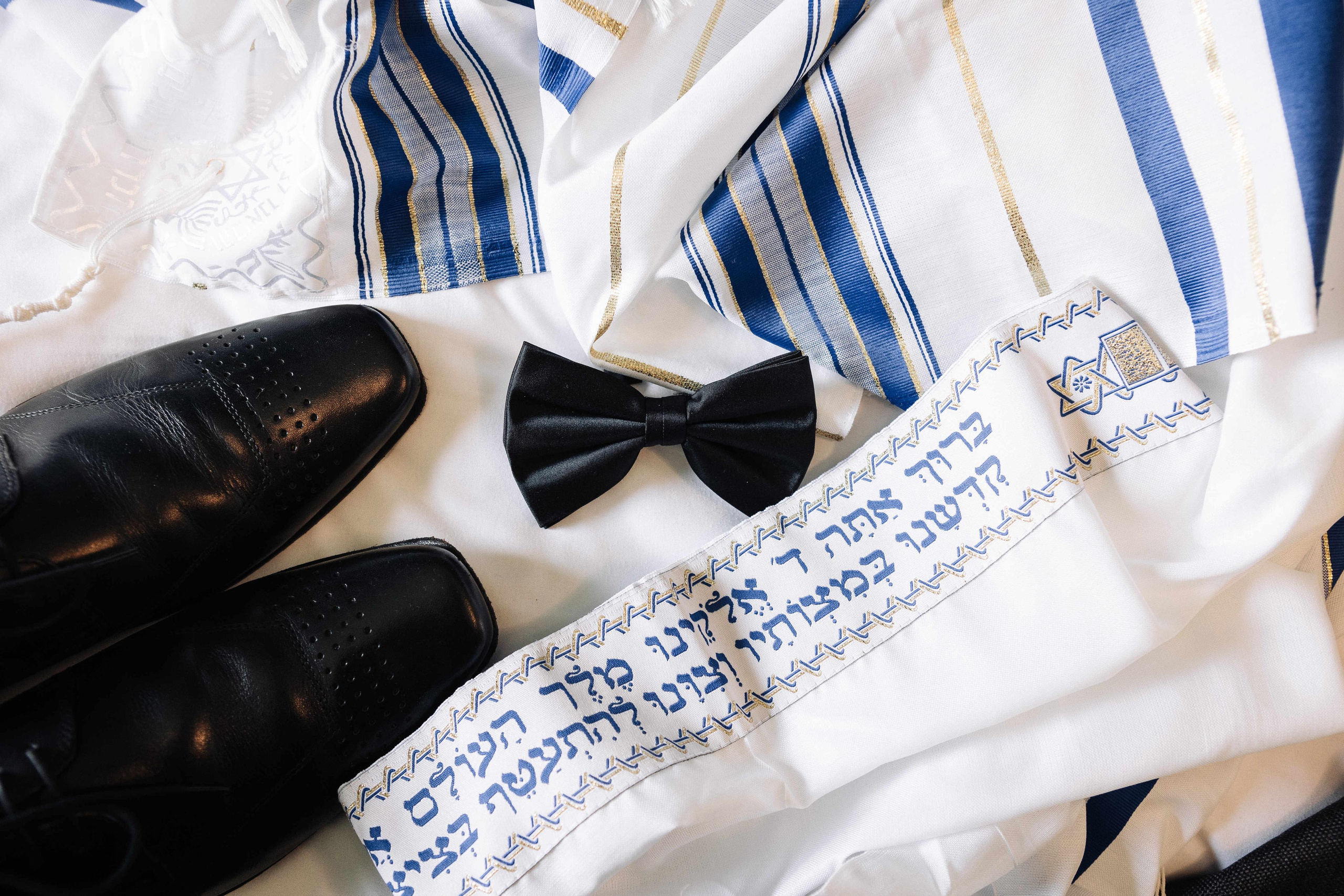SMALL WEDDING IN THE OLD TOWN. PHOTOGRAPHER IN ISRAEL