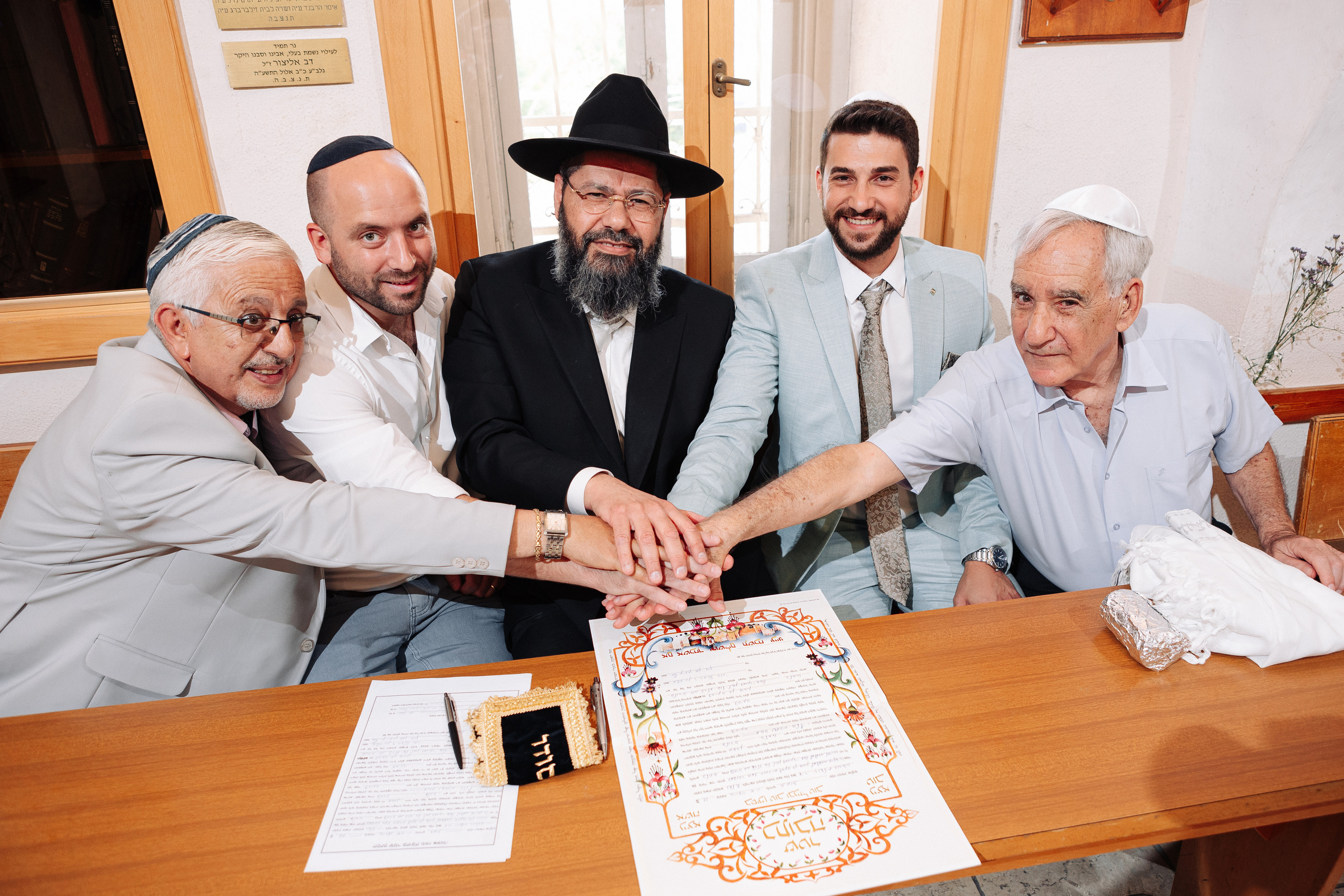 Little wedding in the old synagogue. Https://shi-photo.com/
