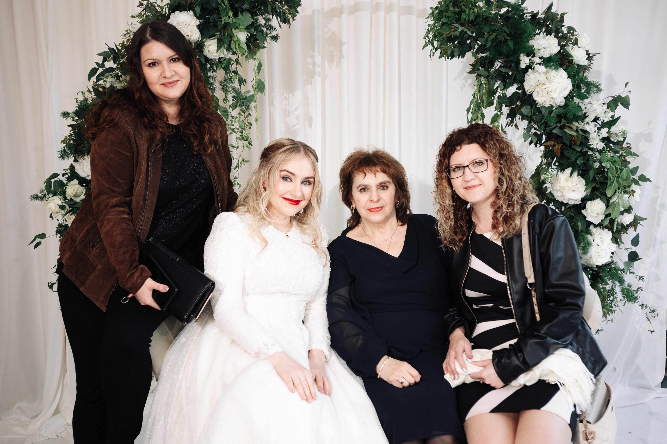 SMALL WEDDING IN THE OLD TOWN. PHOTOGRAPHER IN ISRAEL