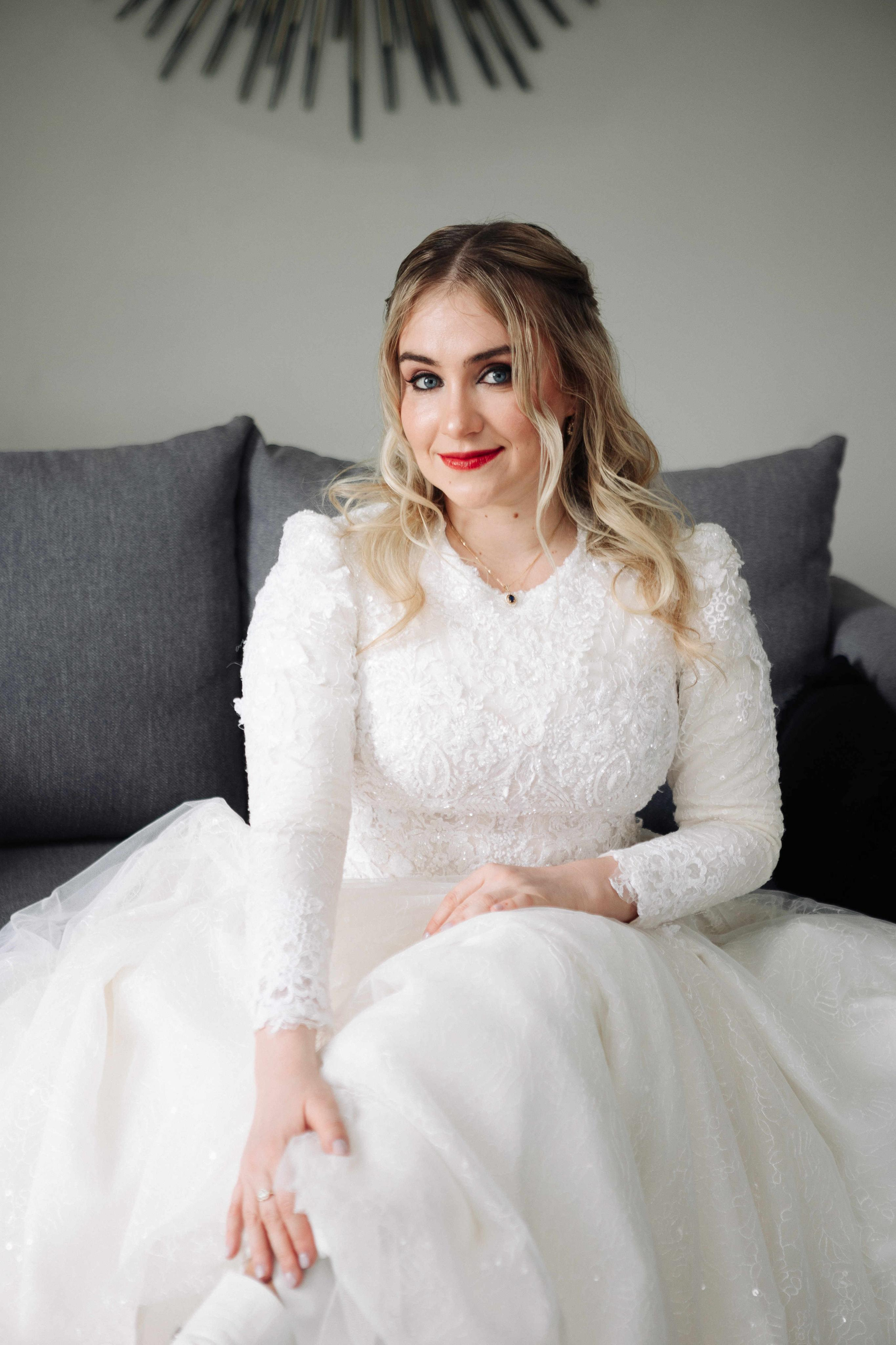 SMALL WEDDING IN THE OLD TOWN. PHOTOGRAPHER IN ISRAEL