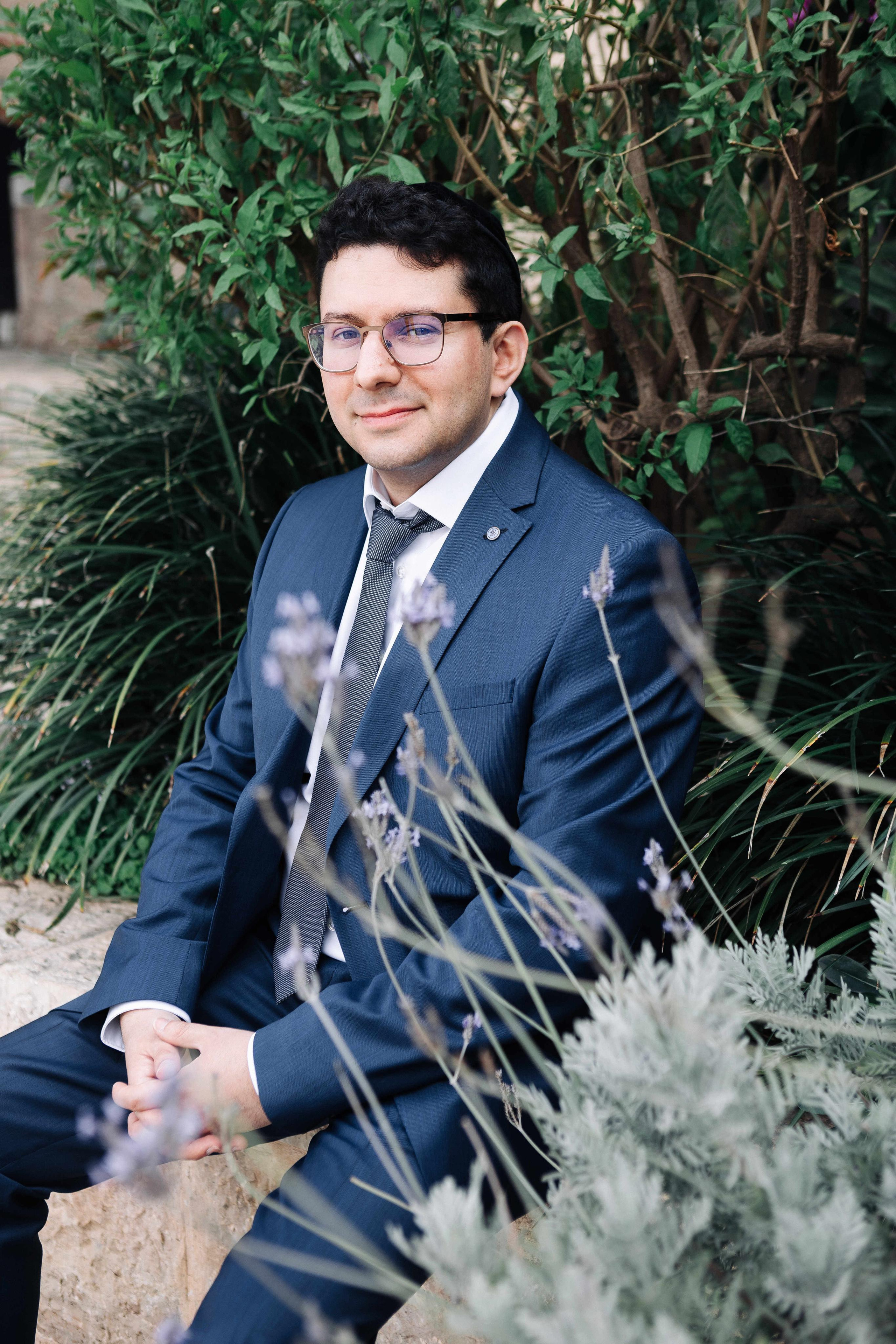 SMALL WEDDING IN THE OLD TOWN. PHOTOGRAPHER IN ISRAEL