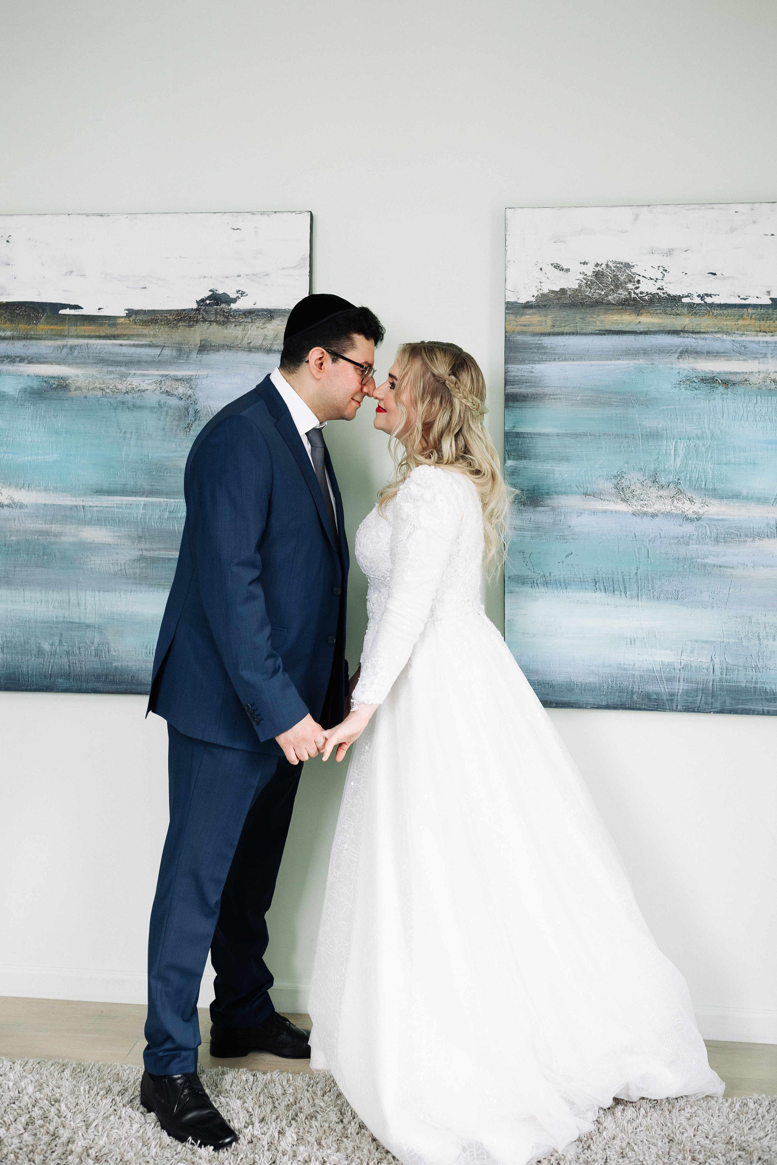 SMALL WEDDING IN THE OLD TOWN. PHOTOGRAPHER IN ISRAEL