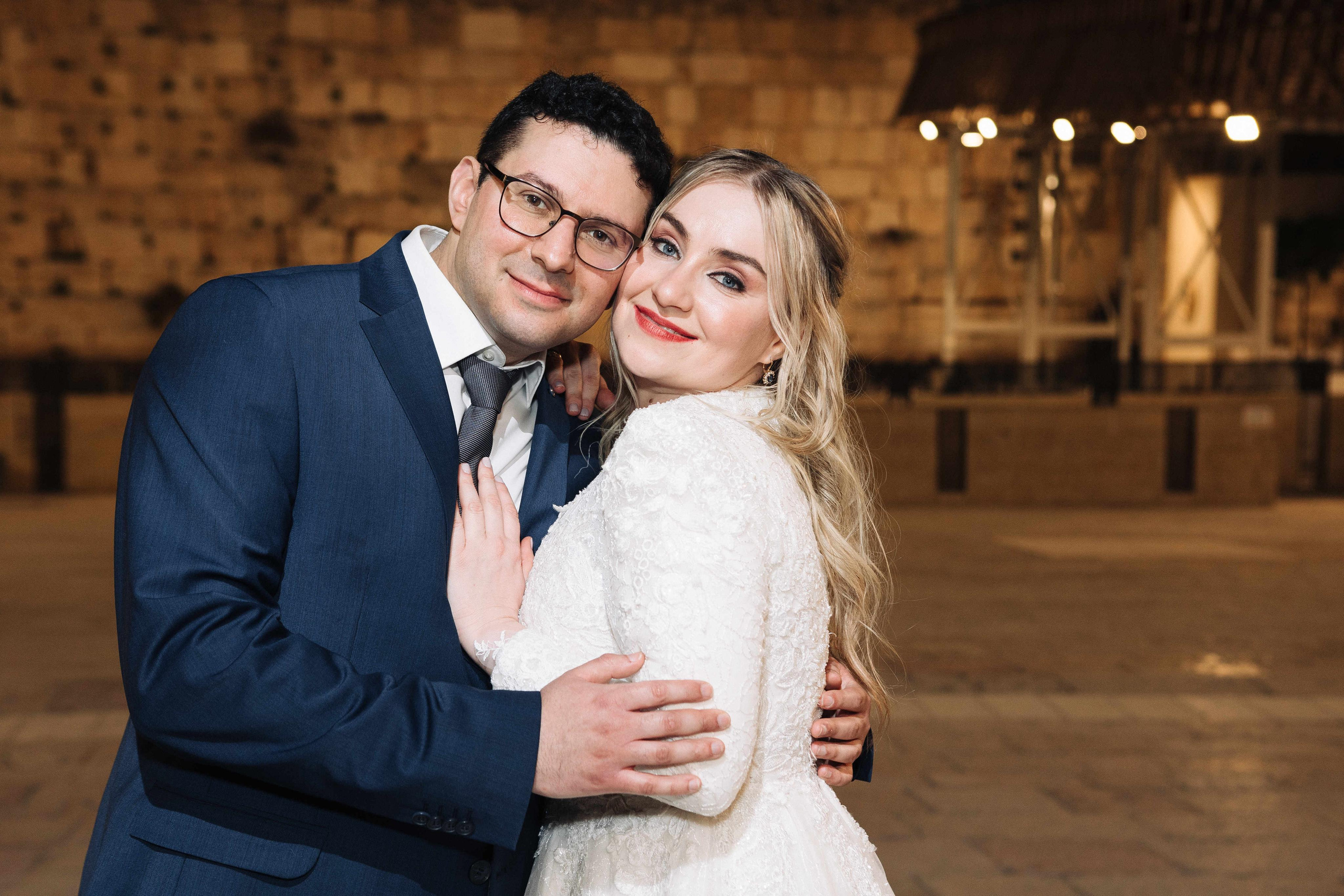 SMALL WEDDING IN THE OLD TOWN. PHOTOGRAPHER IN ISRAEL