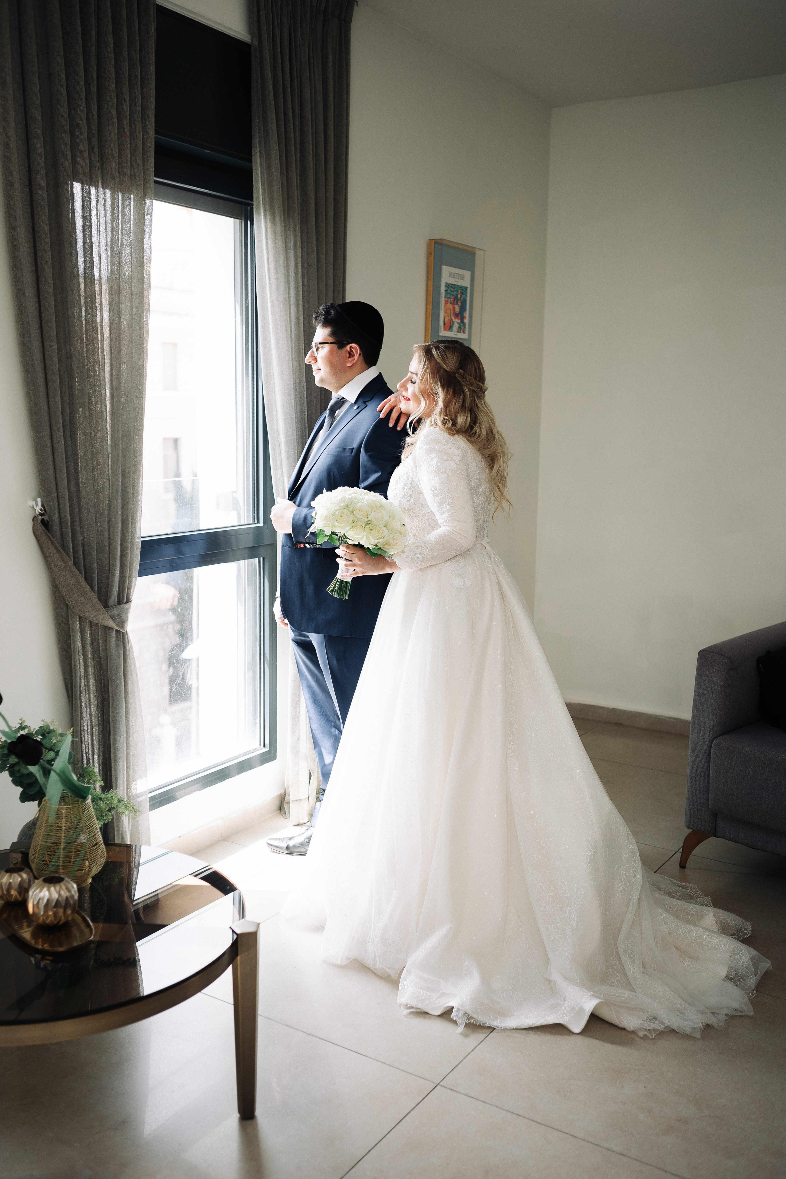 SMALL WEDDING IN THE OLD TOWN. PHOTOGRAPHER IN ISRAEL
