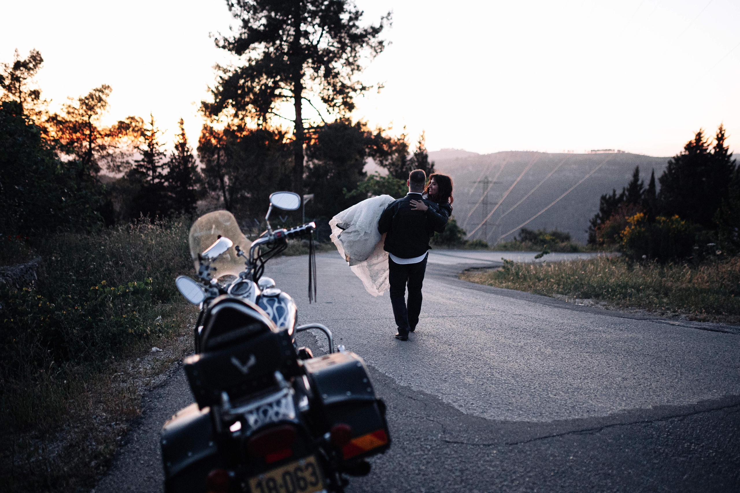 WEDDING PHOTOSHOOT WITH A MOTORCYCLE. PHOTOGRAPHER IN ISRAEL