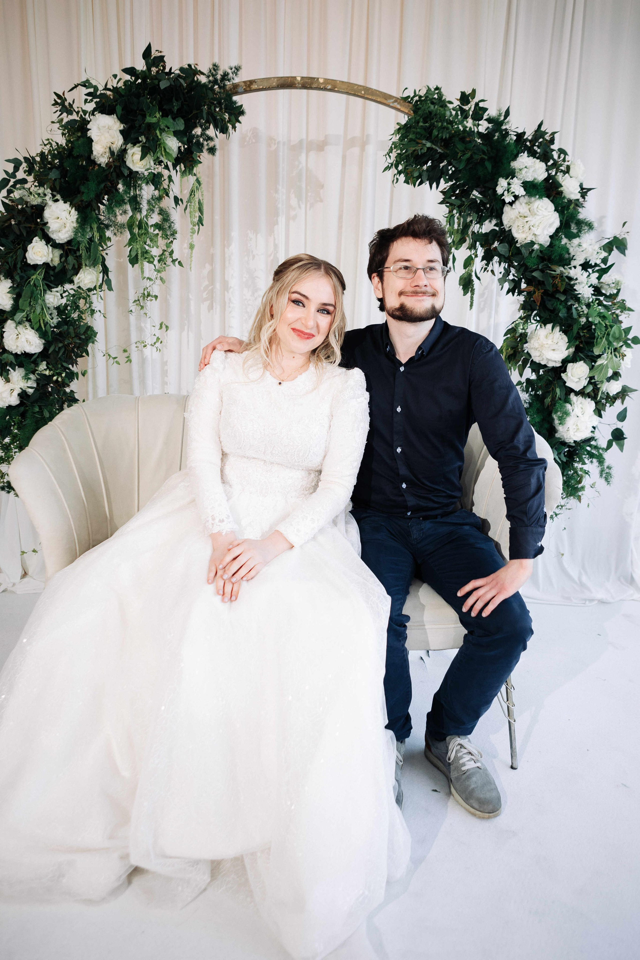 SMALL WEDDING IN THE OLD TOWN. PHOTOGRAPHER IN ISRAEL