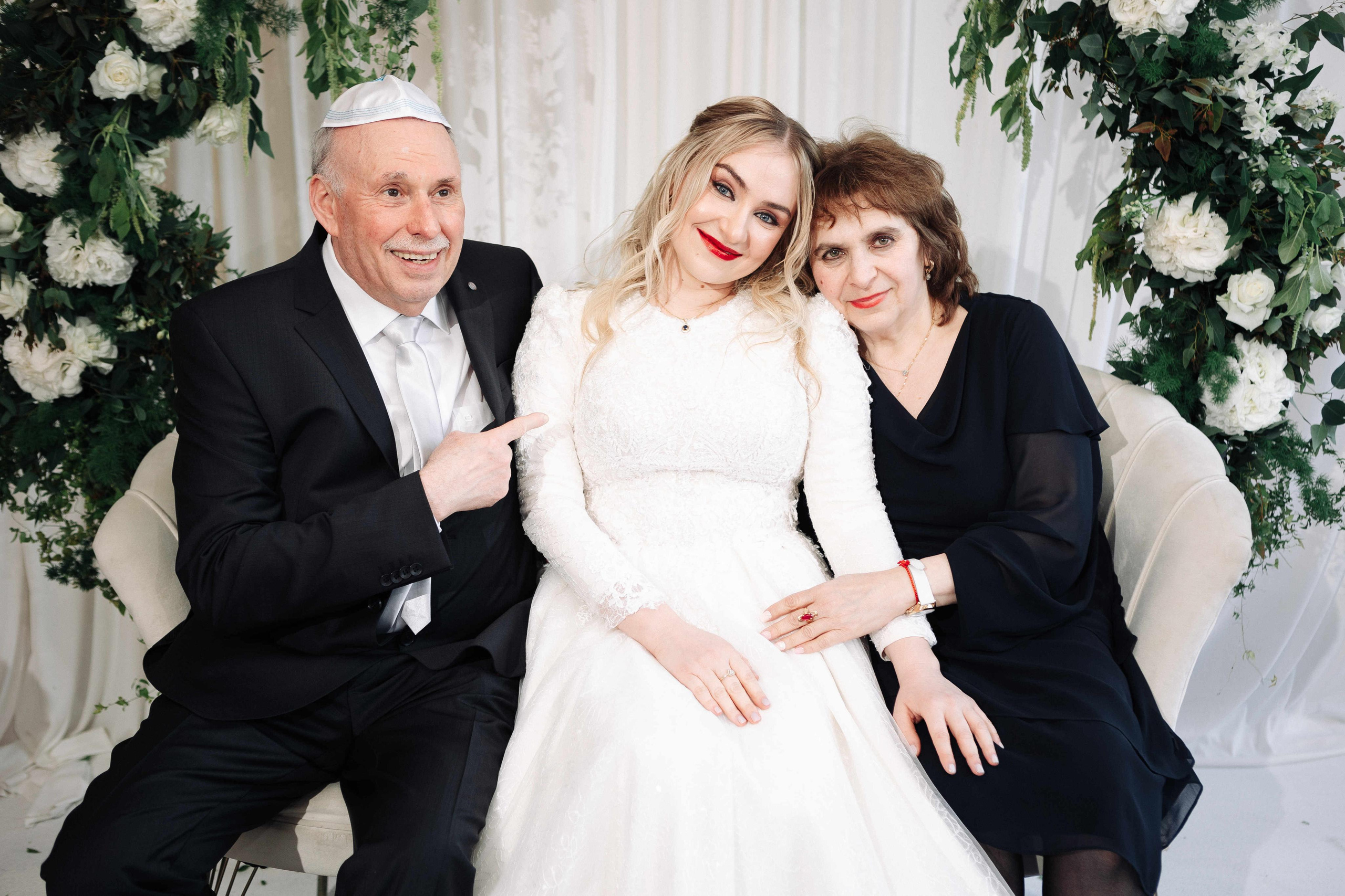 SMALL WEDDING IN THE OLD TOWN. PHOTOGRAPHER IN ISRAEL