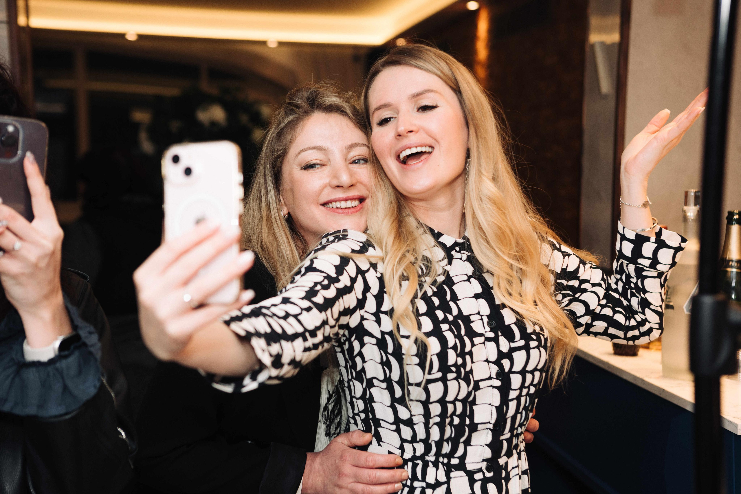 SMALL WEDDING IN THE OLD TOWN. PHOTOGRAPHER IN ISRAEL