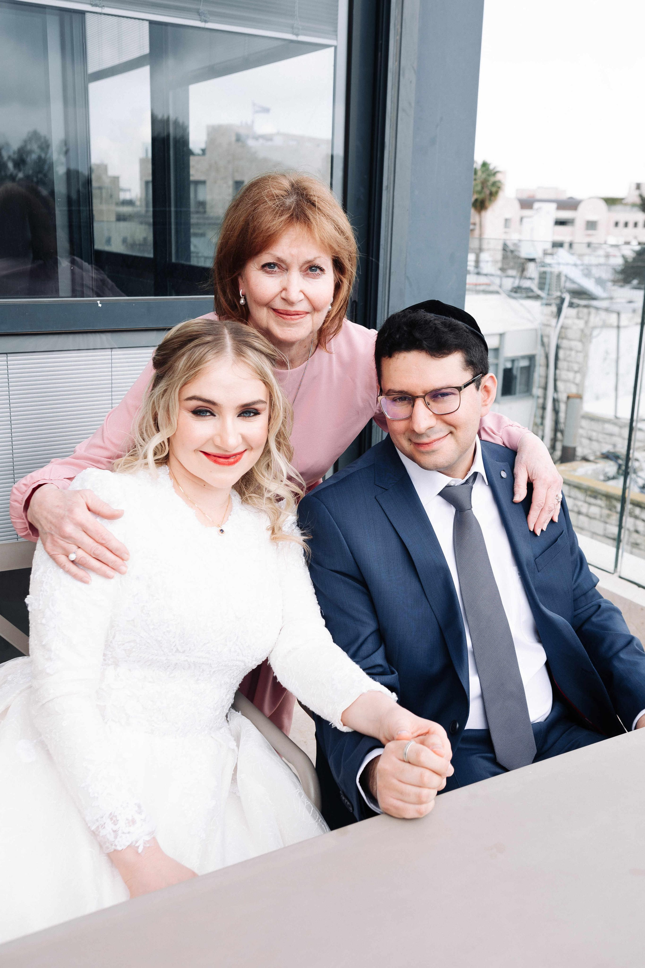 SMALL WEDDING IN THE OLD TOWN. PHOTOGRAPHER IN ISRAEL