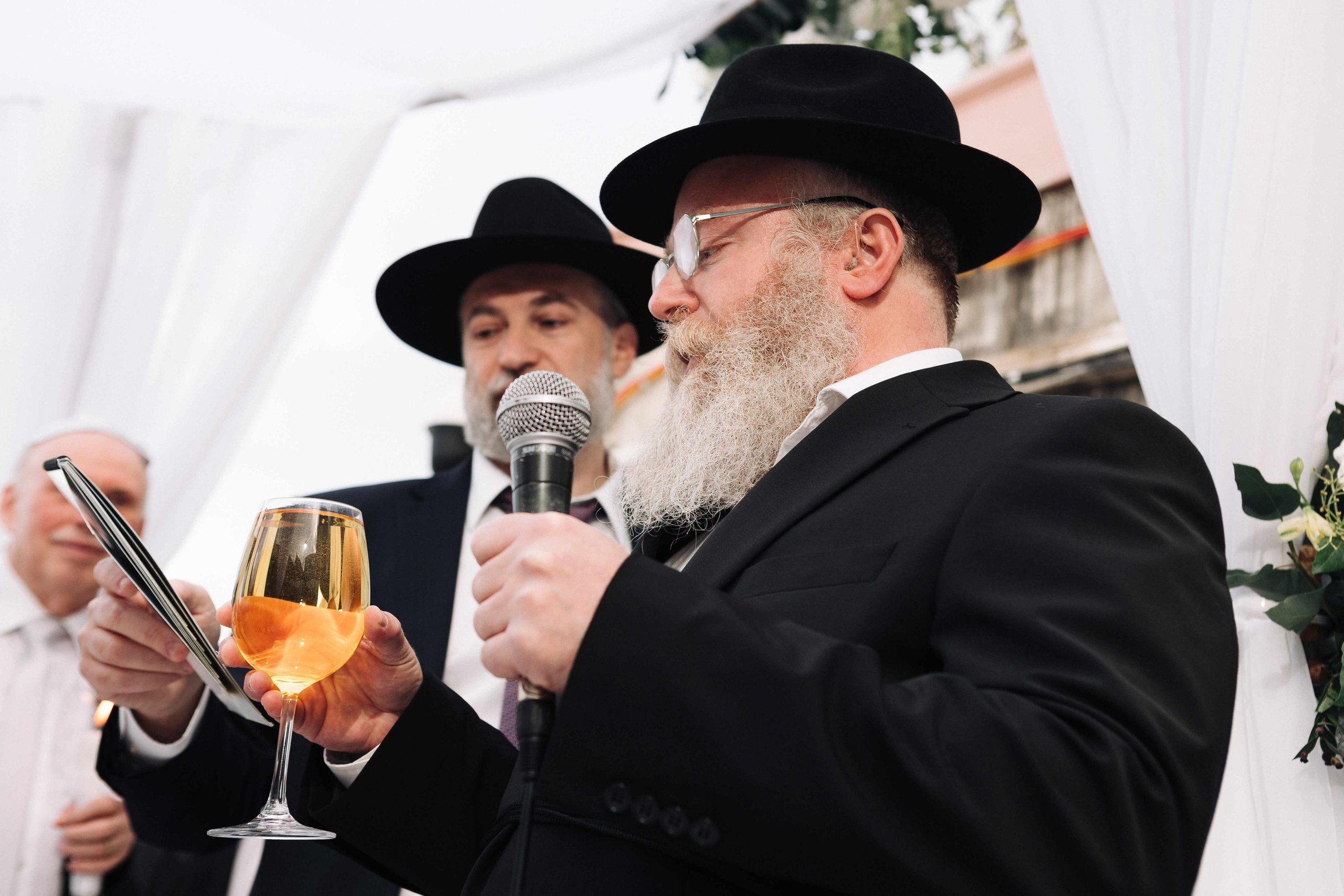 SMALL WEDDING IN THE OLD TOWN. PHOTOGRAPHER IN ISRAEL