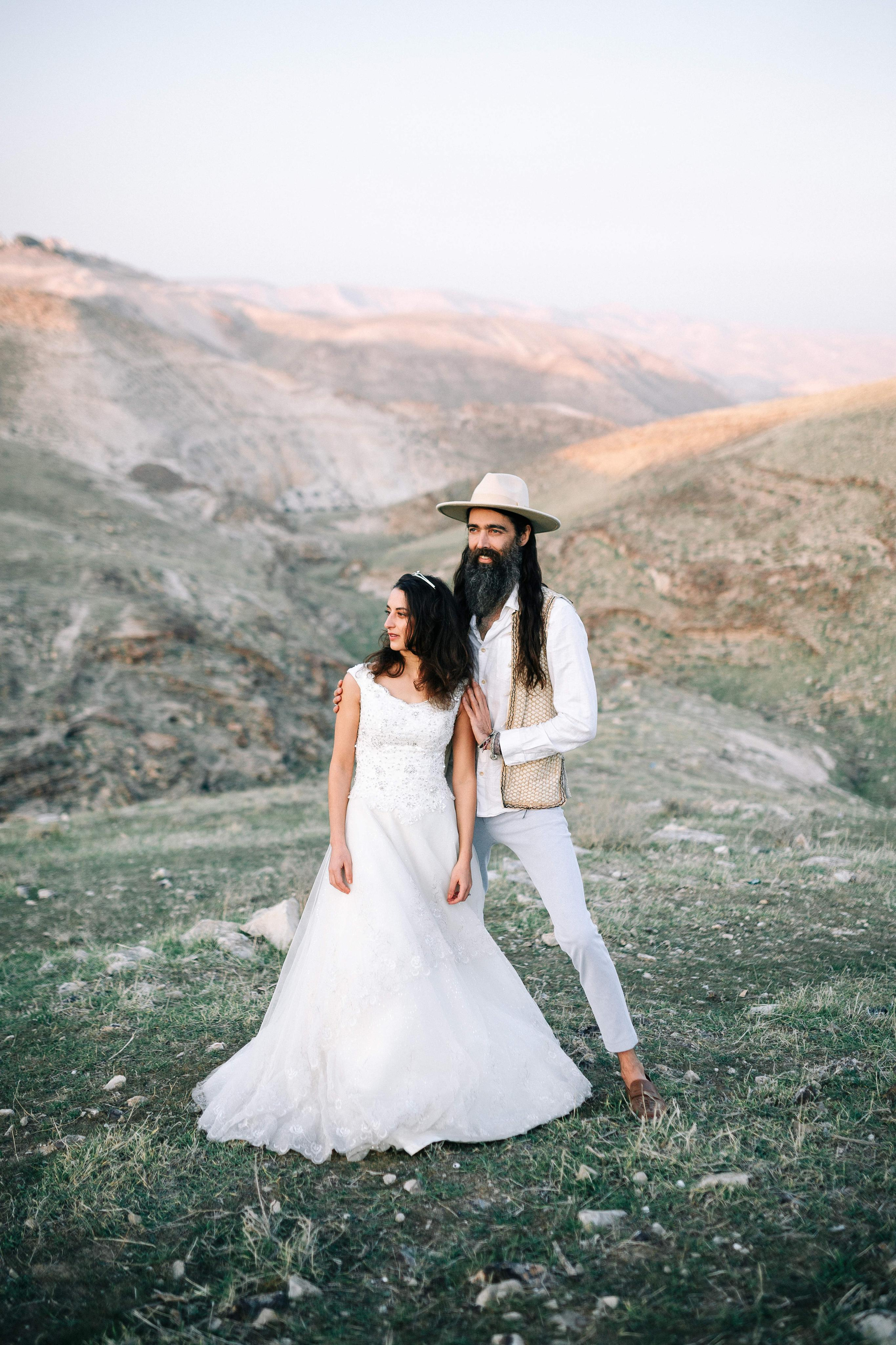 WEDDING PHOTOSHOOT NEAR MA’ALE ADUMIM. PHOTOGRAPHER IN ISRAEL