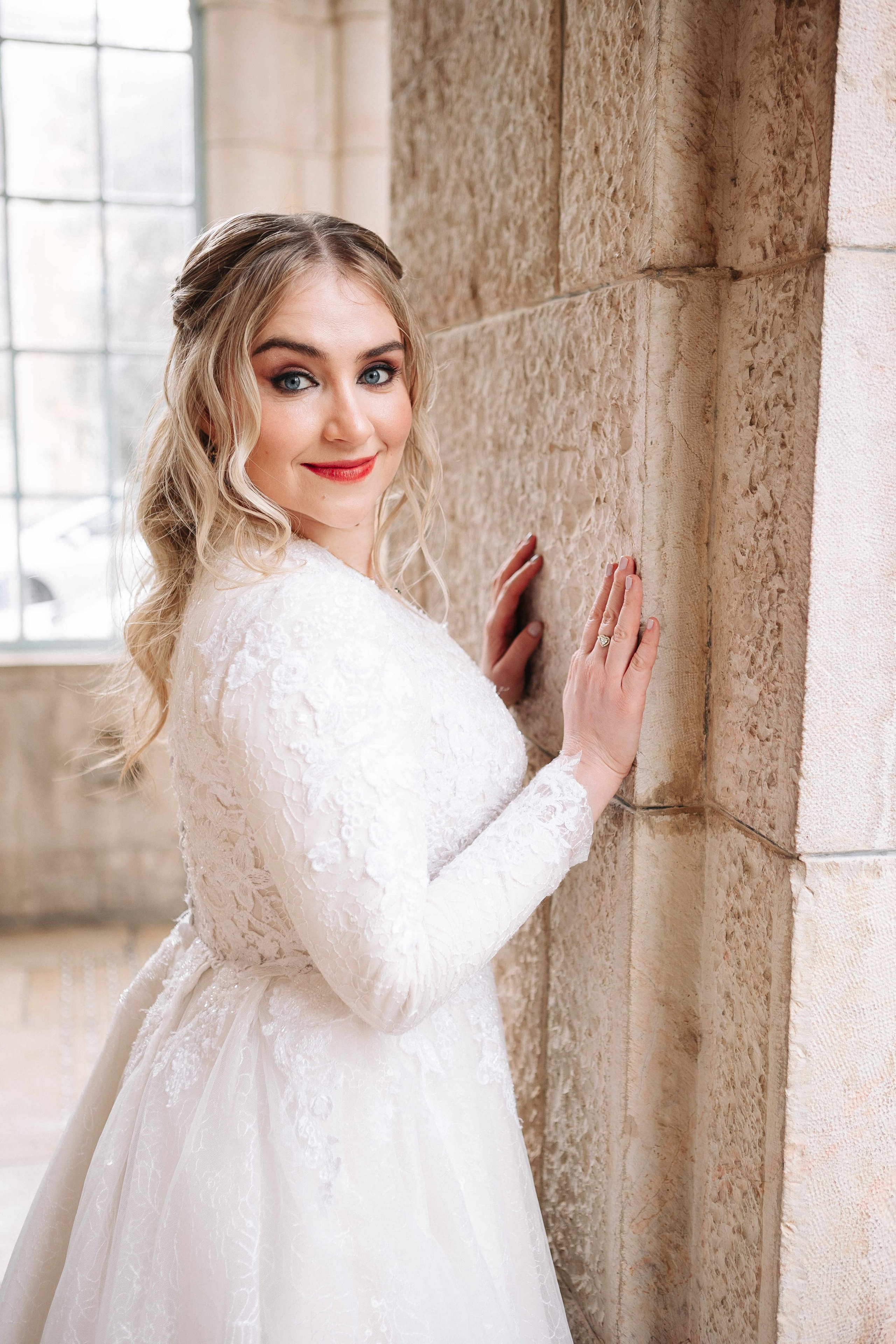 SMALL WEDDING IN THE OLD TOWN. PHOTOGRAPHER IN ISRAEL