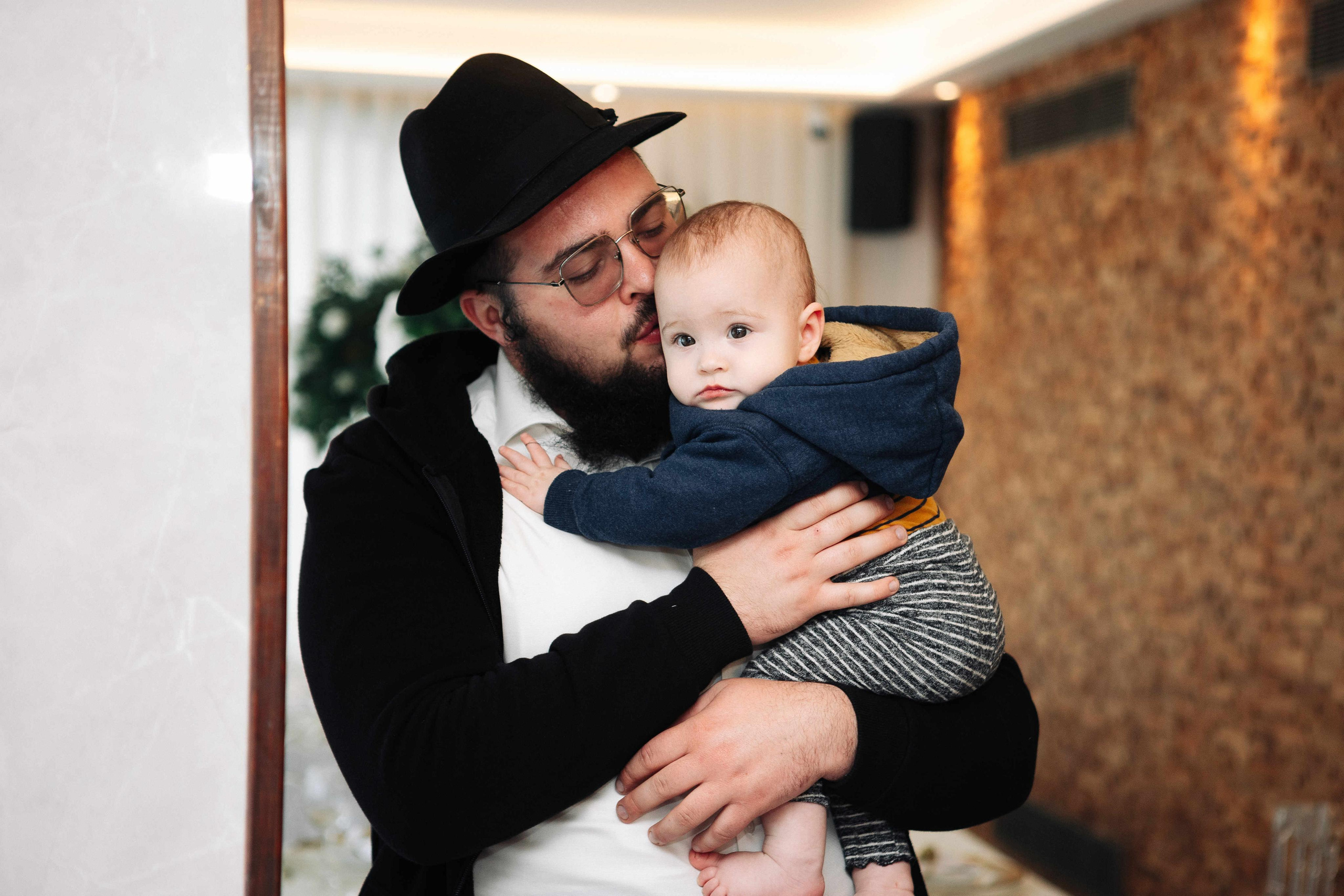 SMALL WEDDING IN THE OLD TOWN. PHOTOGRAPHER IN ISRAEL