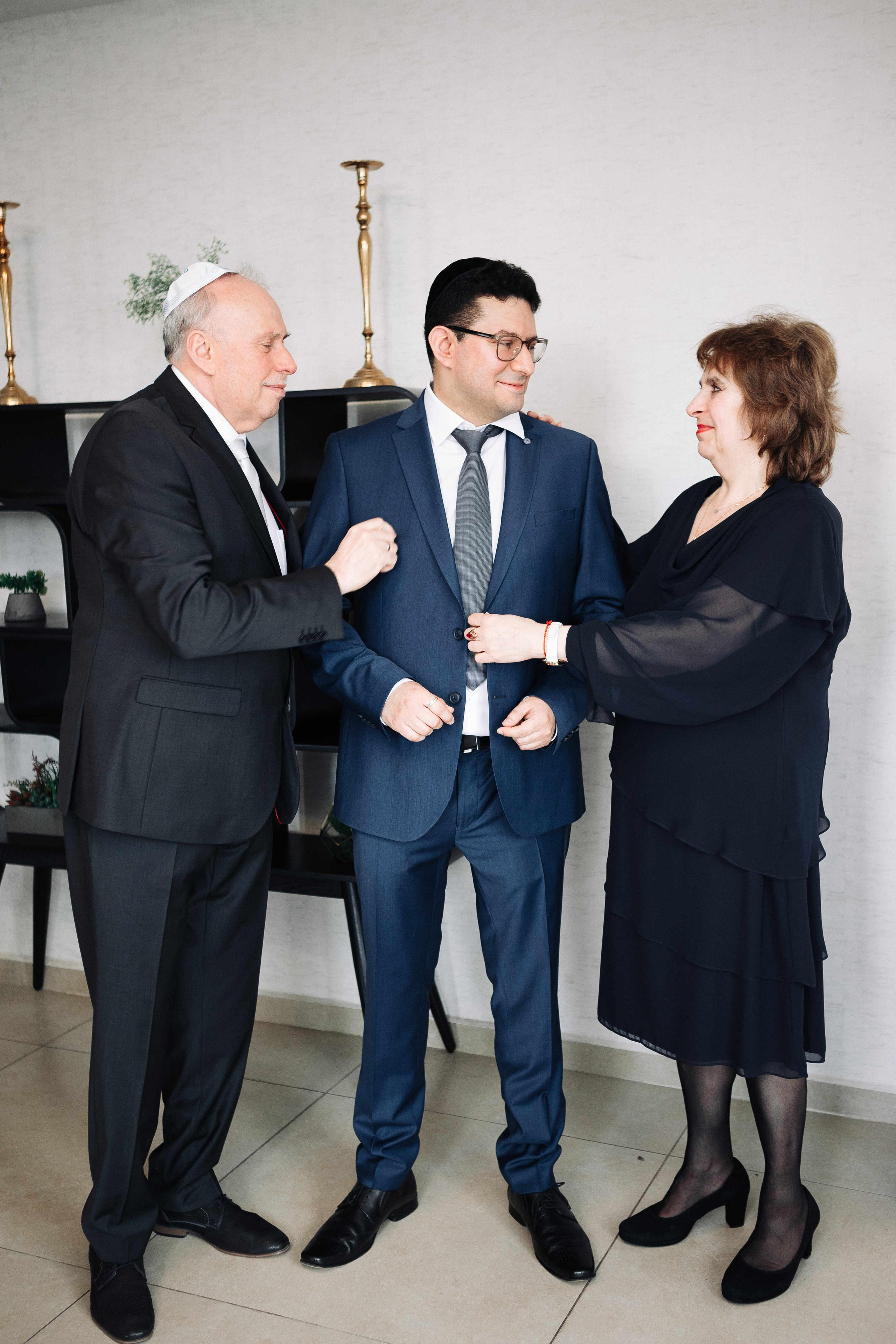 SMALL WEDDING IN THE OLD TOWN. PHOTOGRAPHER IN ISRAEL