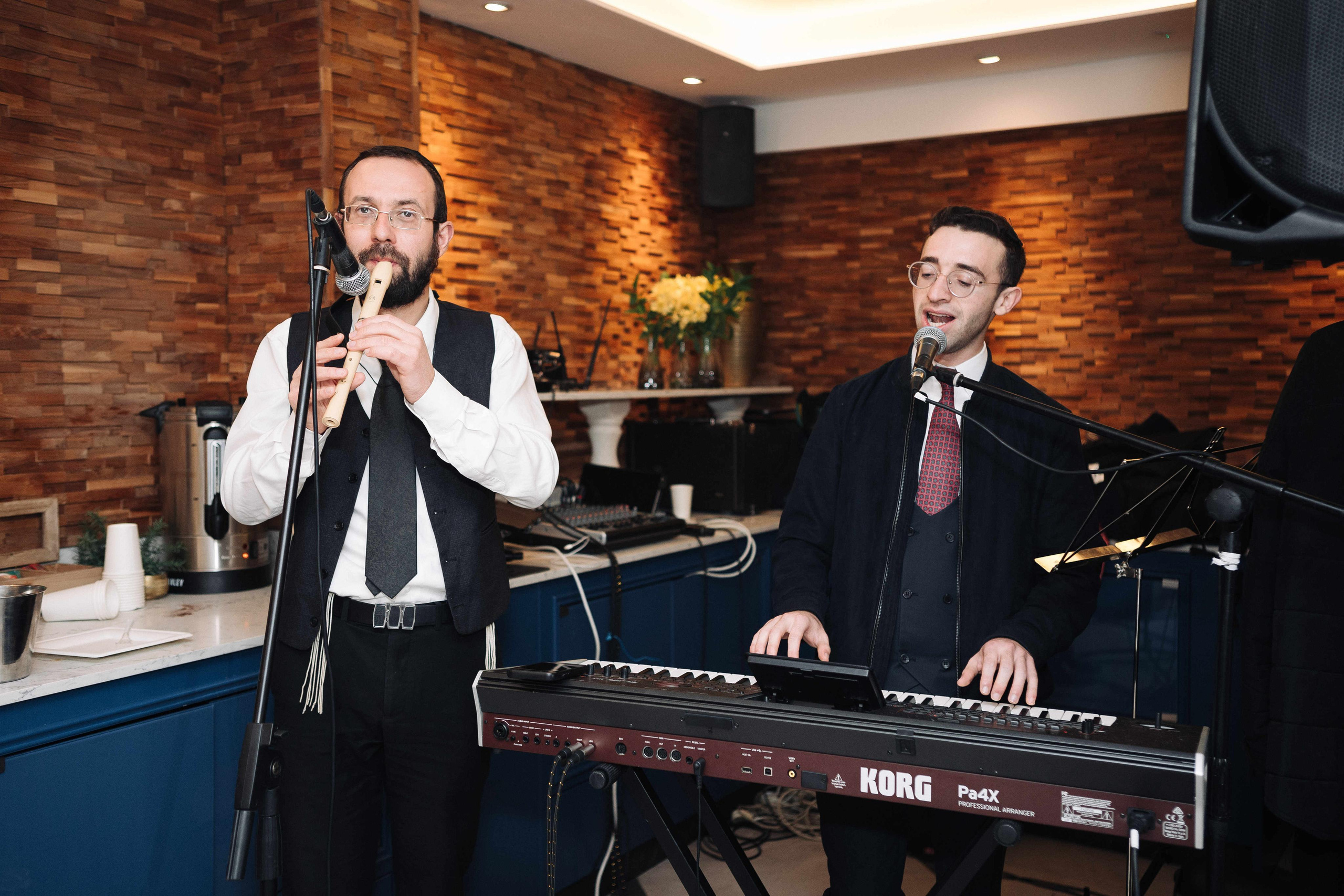 SMALL WEDDING IN THE OLD TOWN. PHOTOGRAPHER IN ISRAEL