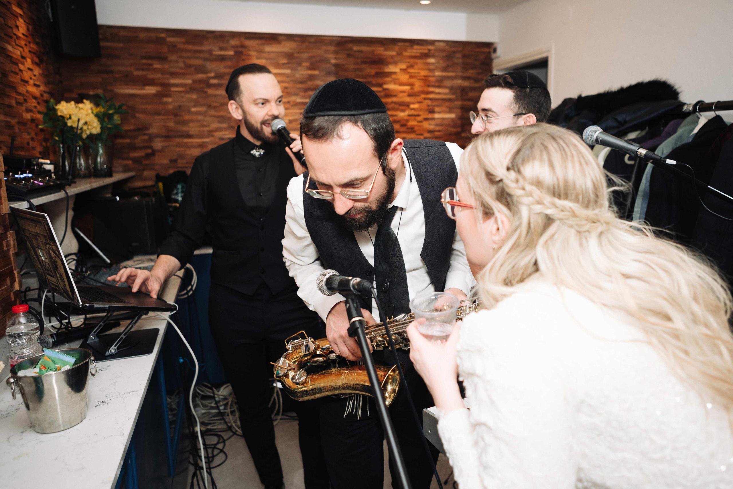 SMALL WEDDING IN THE OLD TOWN. PHOTOGRAPHER IN ISRAEL