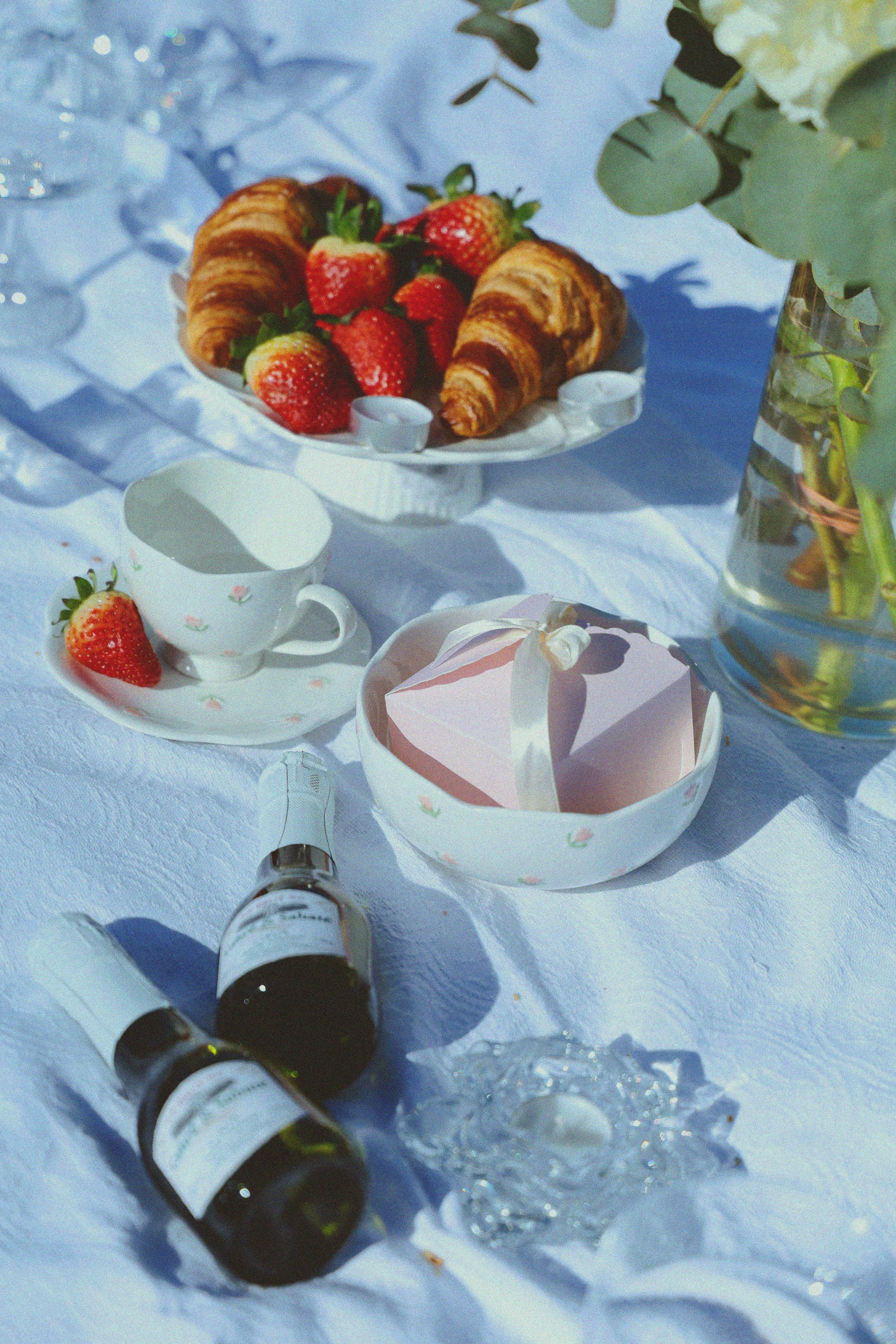 Aesthetic Photo-Picnic in Valencia. Lana Petrychenko — Portrait & Family Photographer. Valencia, Spain