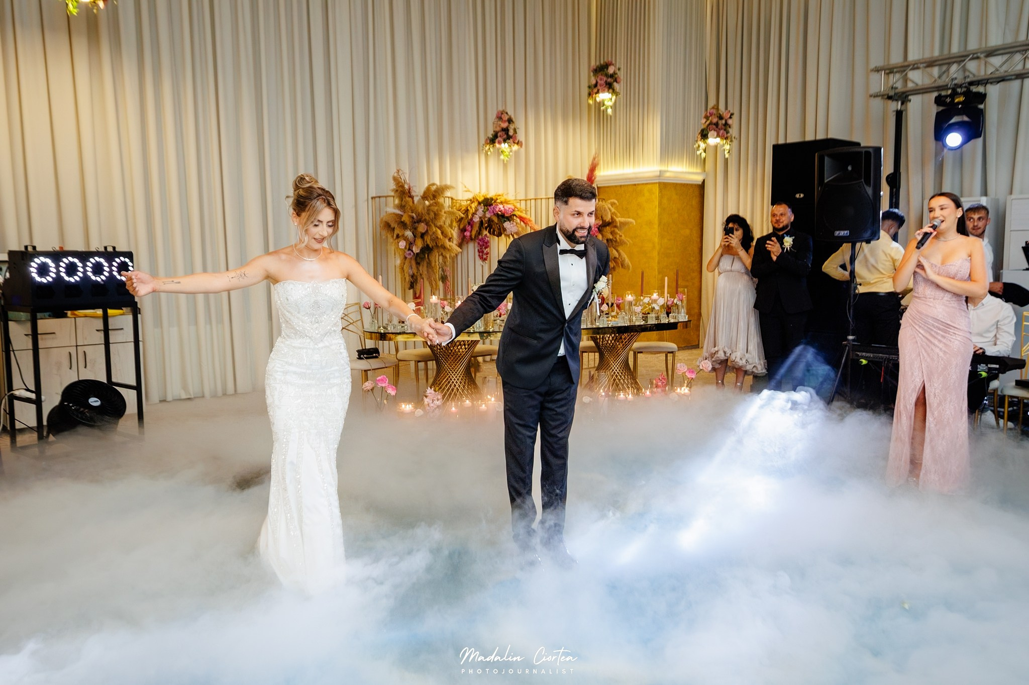 Delia & Andrei | Nuntă la Cosmopolitan Events | Alba Iulia. Mădălin Ciortea - fotograf de nuntă și de familie | Dream Art Events