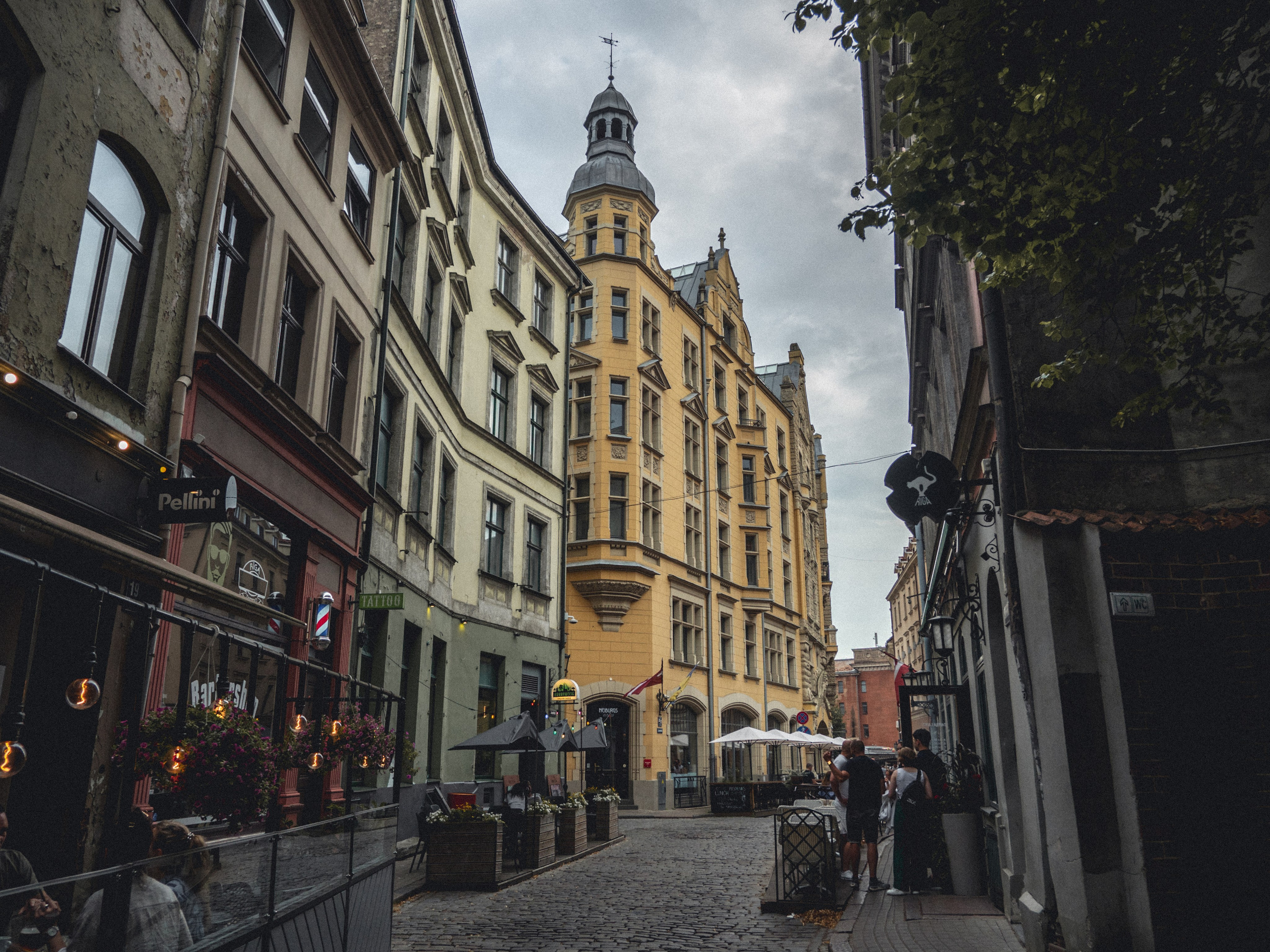 Voyage à Riga. Photographe sur Cote d’Azur. Portraits de familles, couples, enfants, événements