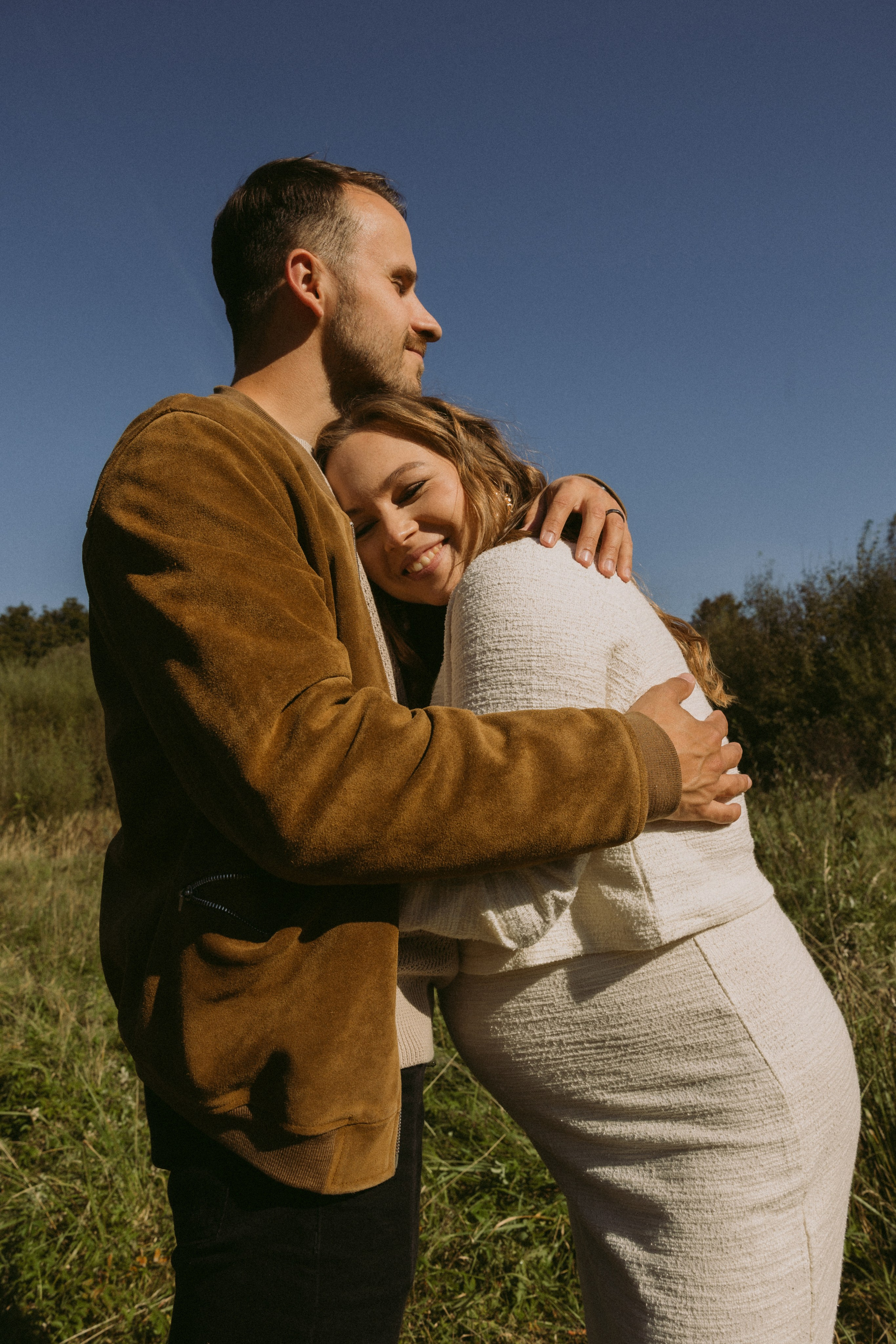 Sigita ir Artūras | Pabėgimas į gamtą ir aštrūs šešėliai. Vestuvių ir šeimų fotografė Lena Bondarenko / belove photo