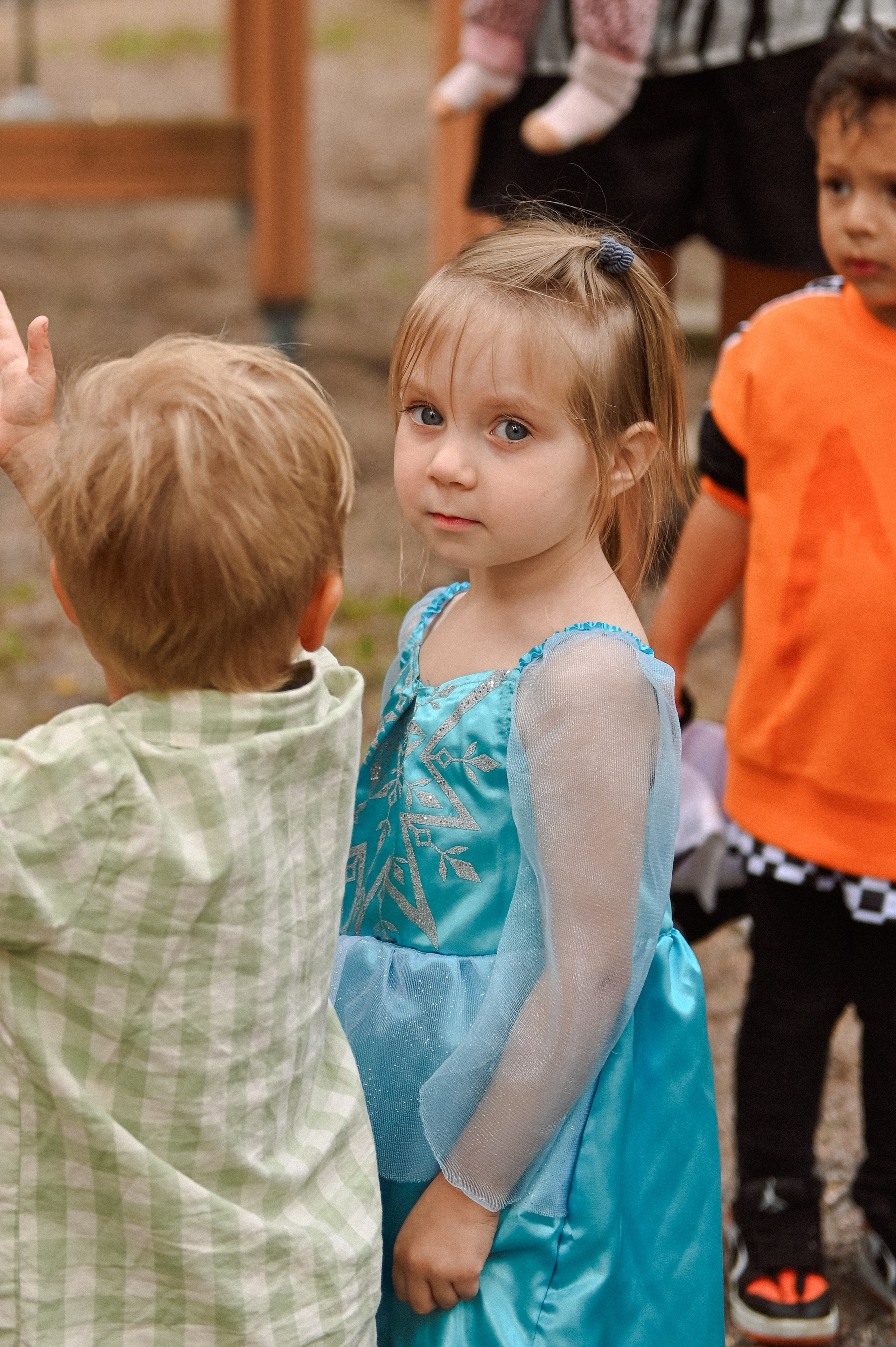 Праздник во дворе дома. Детский и семейный фотограф в финляндии дина пулкка. контент фотограф