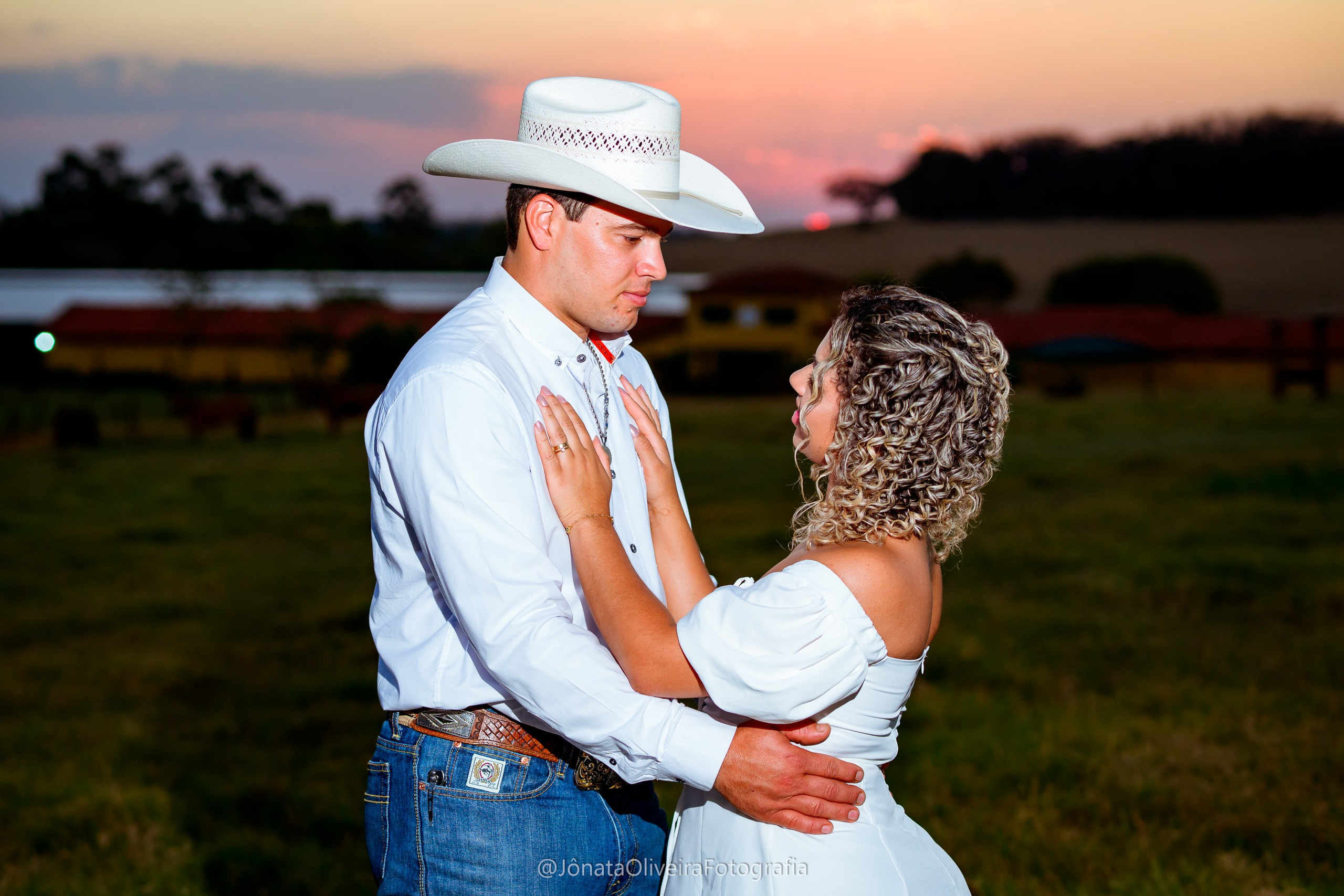 Pre Wedding Luérica e Vinicius. Fotografia de casamentos e ensaios em avaré Jônata Oliveira
