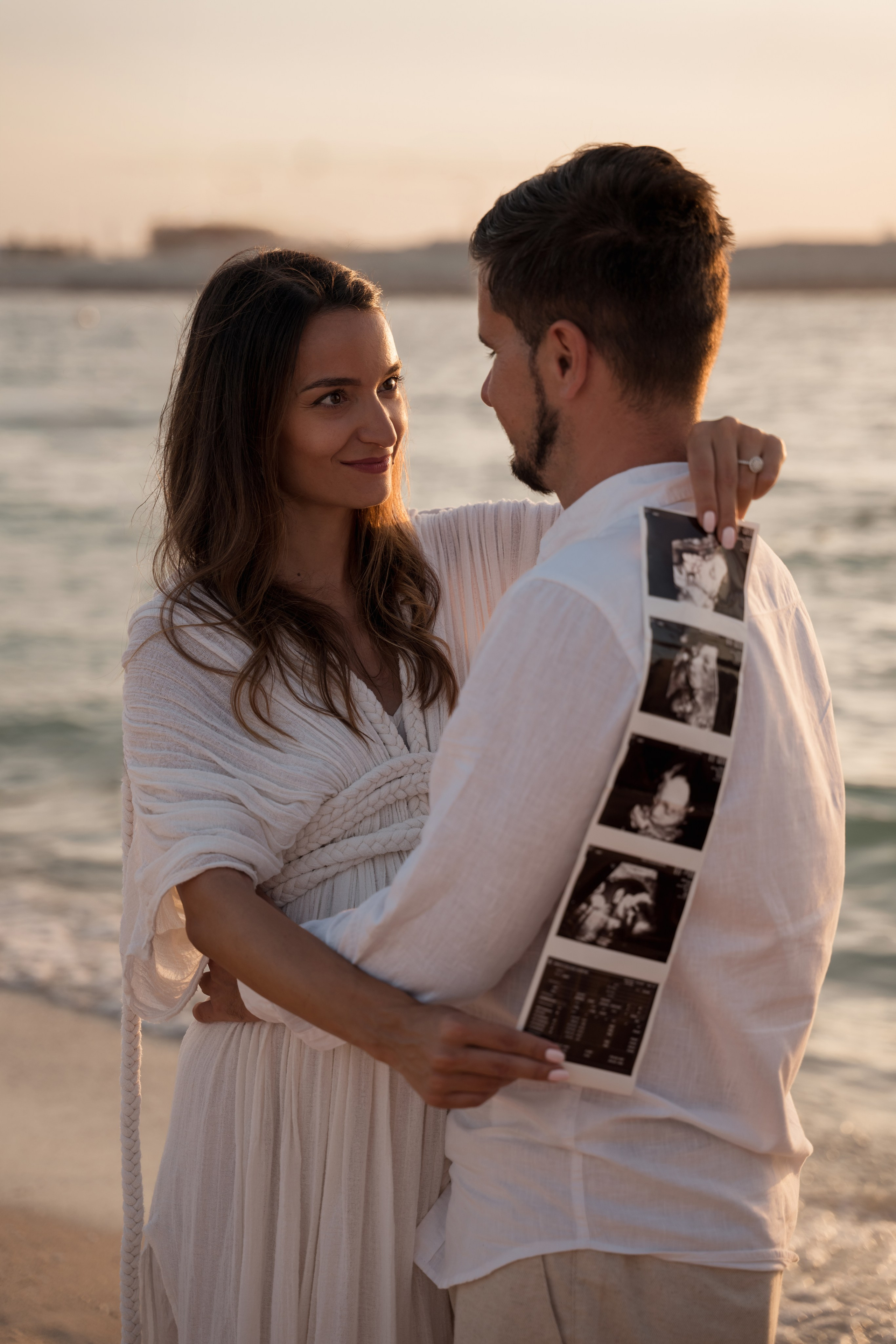 Golden Hour Glow. Angela Iakovleva — Family Photographer in Dubai
