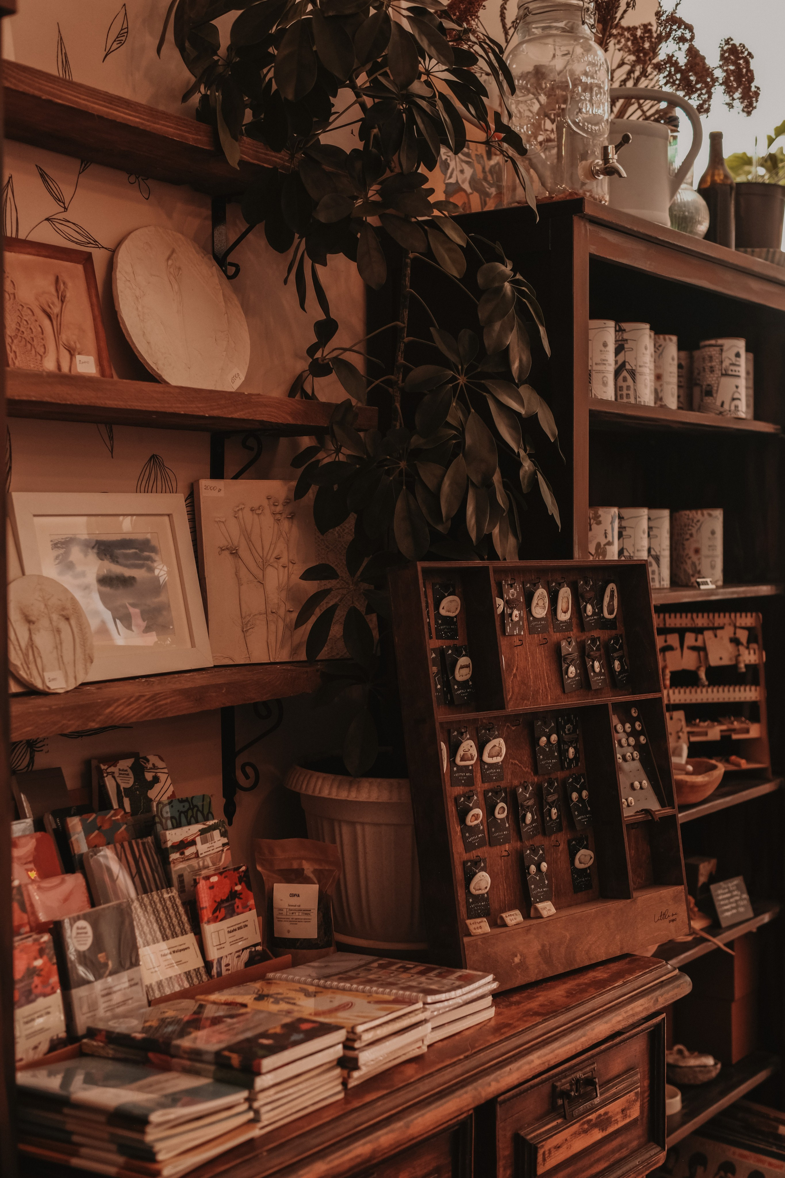 Lighthouse Coffeeshop. Lens Captures Life