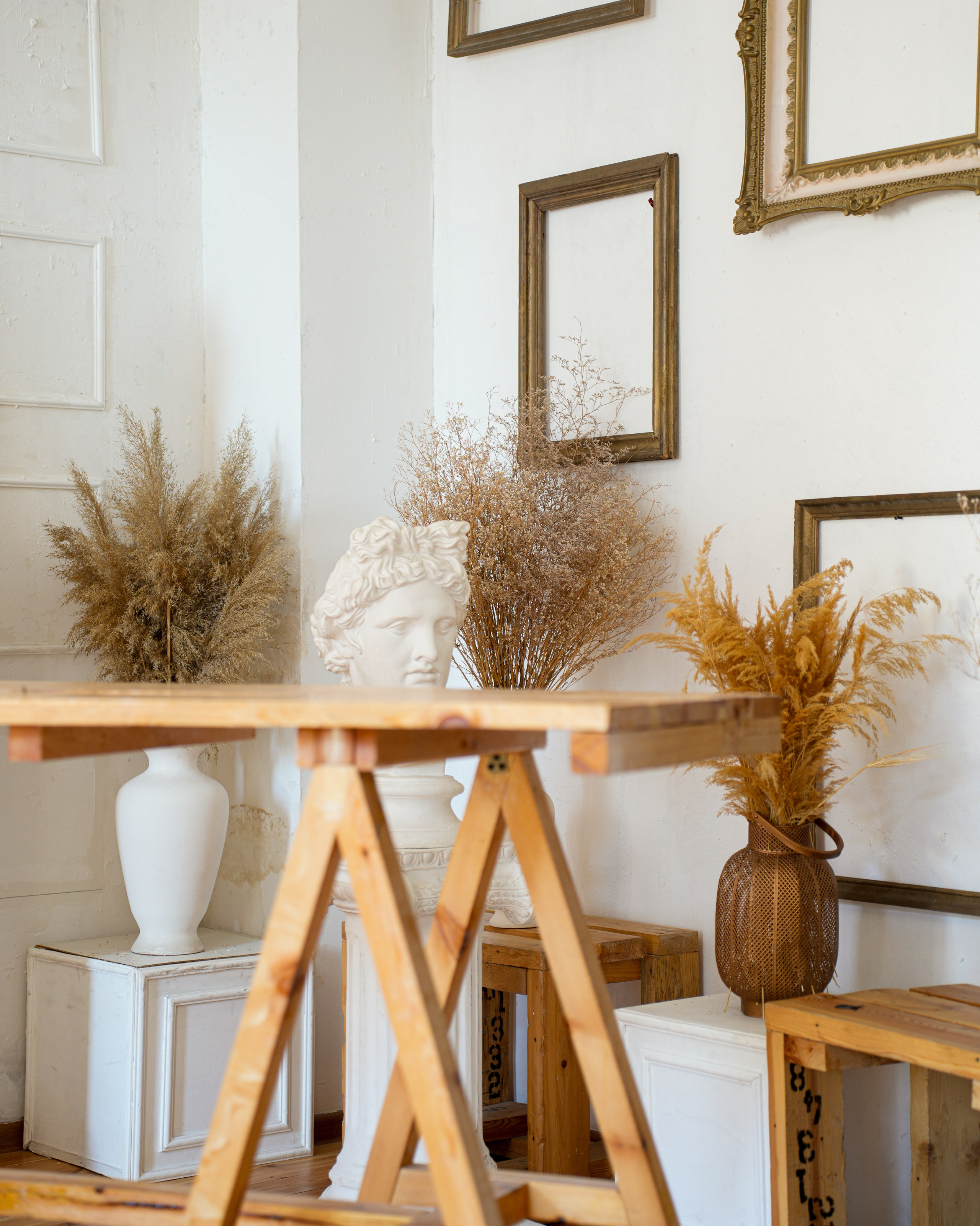 Зал «Loft» — (ул.Бабура, 73Б). 2astudio.uz