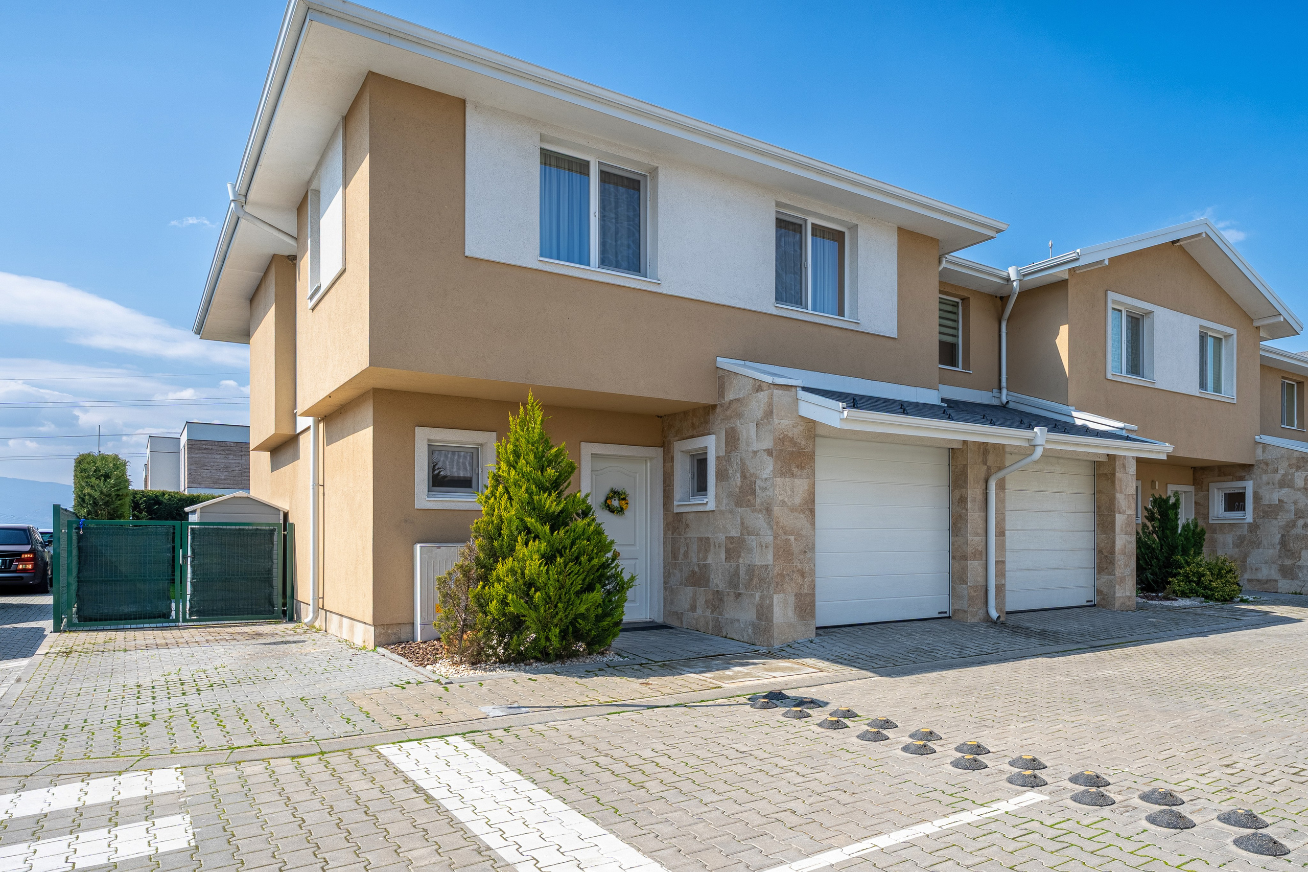 Дом за продажба. Професионален фотограф в Пловдив и областта