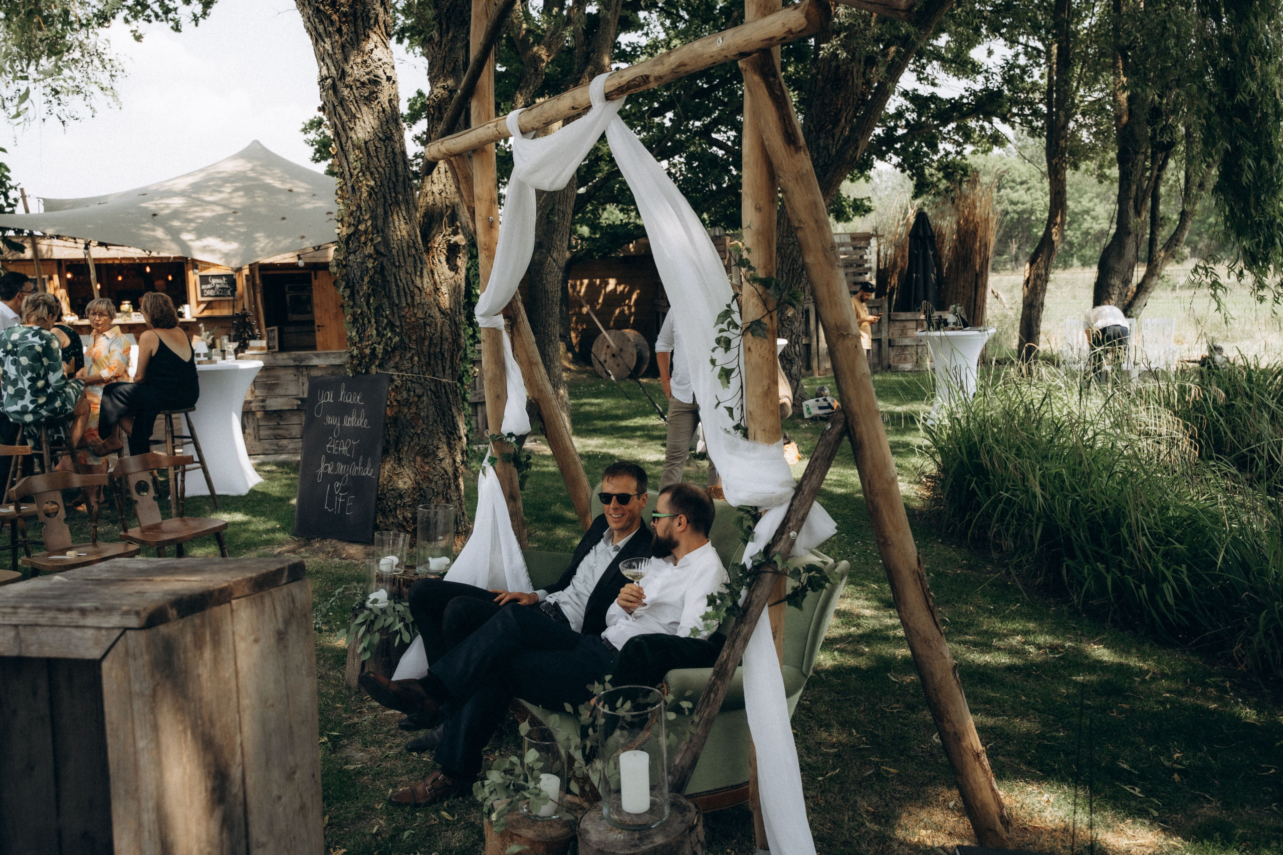 Wedding in Belgie. Little Birdie – Jouw familie- en huwelijksfotograaf in België en daarbuiten