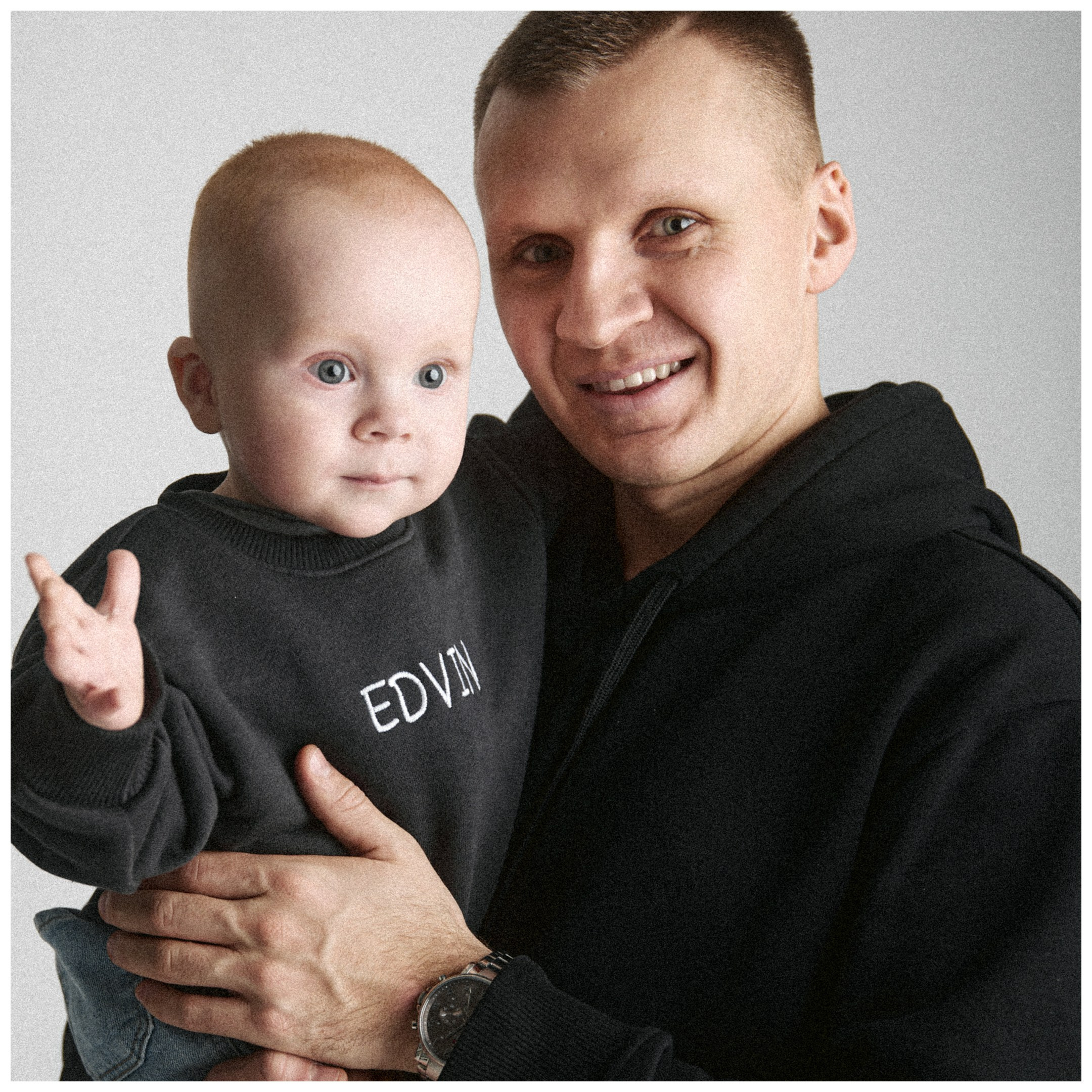 PORTFOLO. Profesionalus fotografas Vilniuje. Asmeninės ir šeimos fotosesijos, vestuvių, krikštynų bei renginių fotografavimas, produktų fotografija