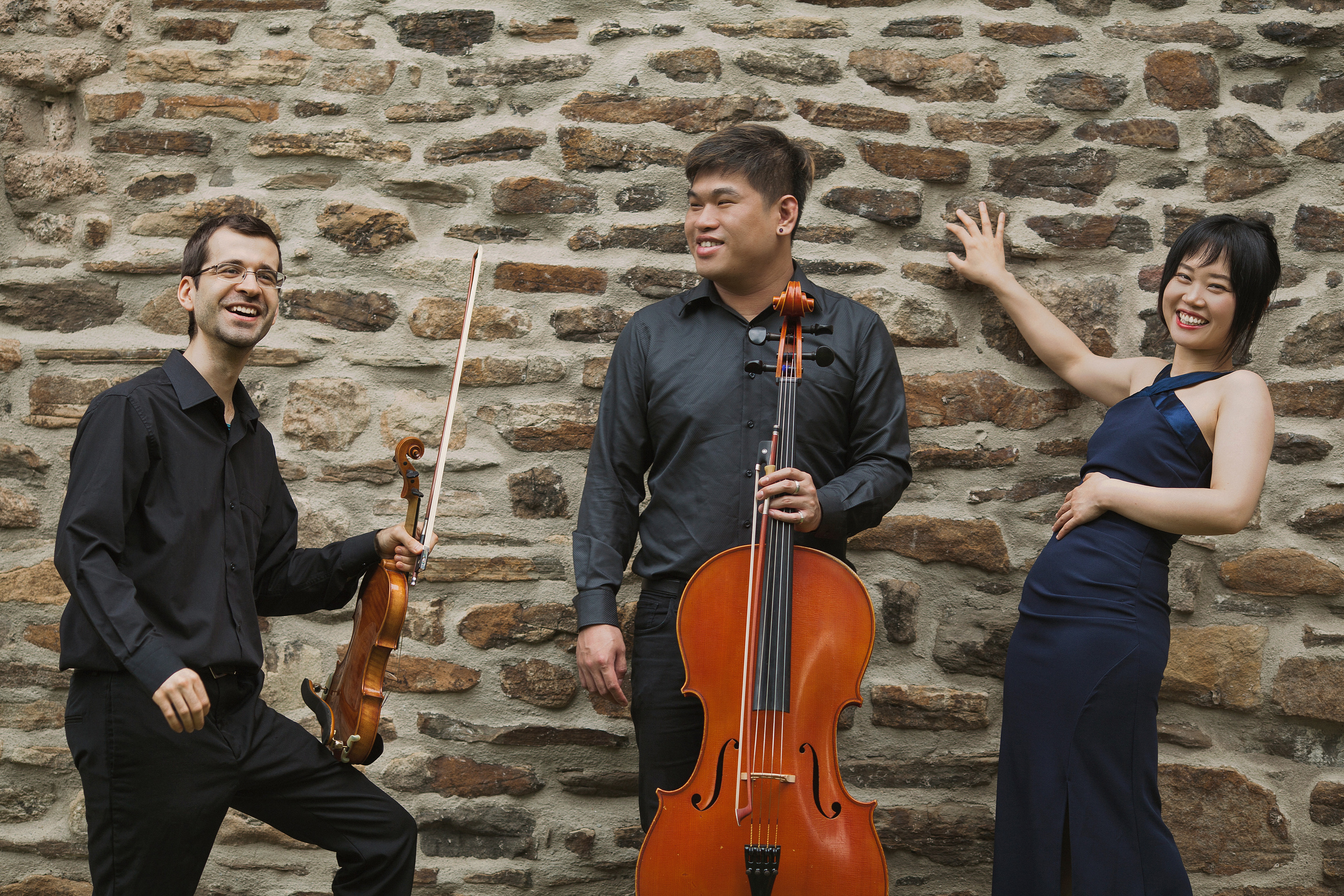Trio. Nadia Sarycheva Fotografin in Deutschland