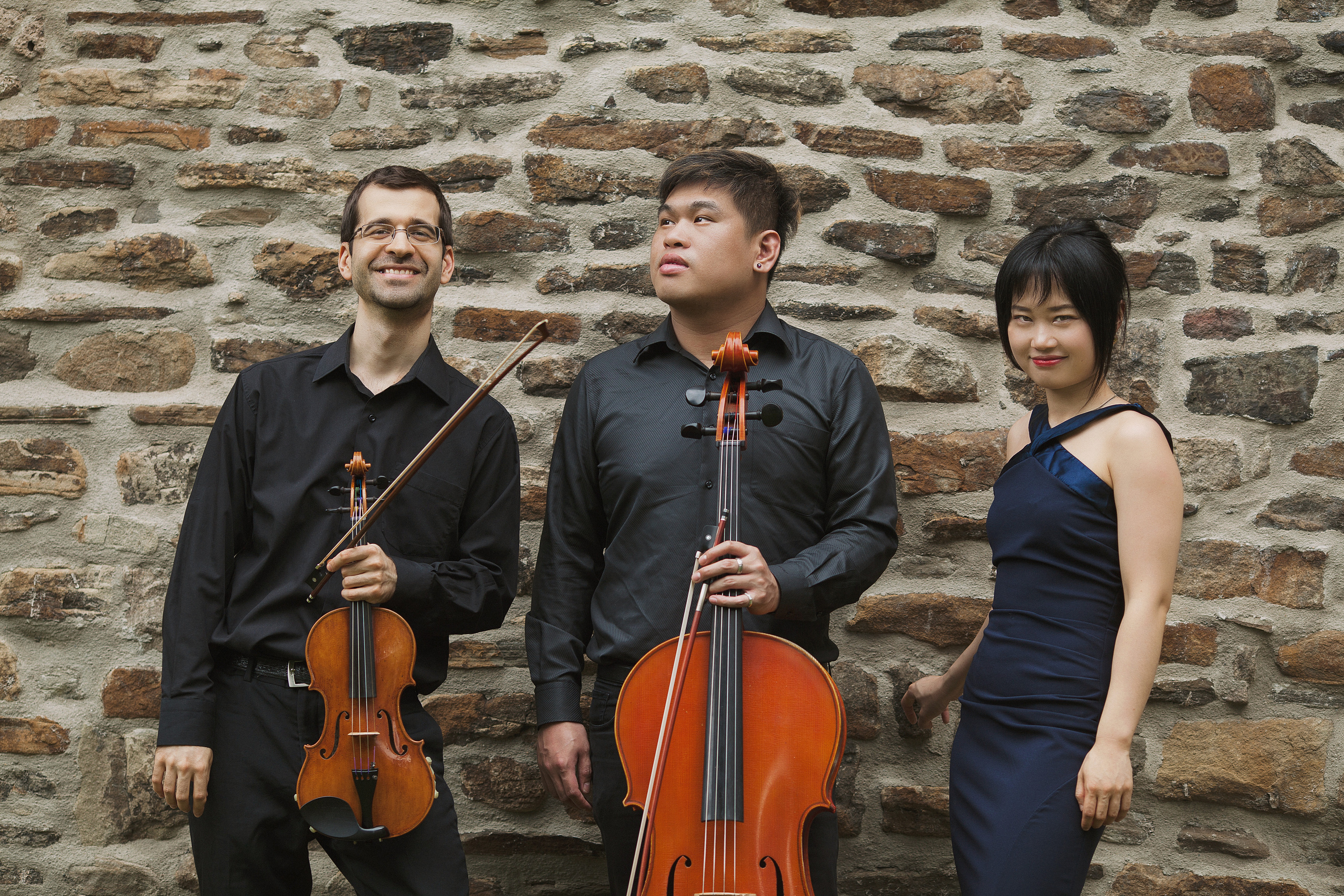 Trio. Nadia Sarycheva Fotografin in Deutschland