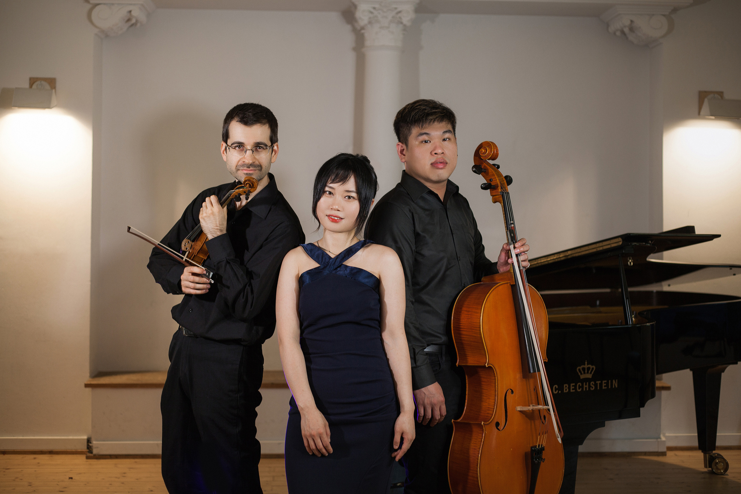 Trio. Nadia Sarycheva Fotografin in Deutschland