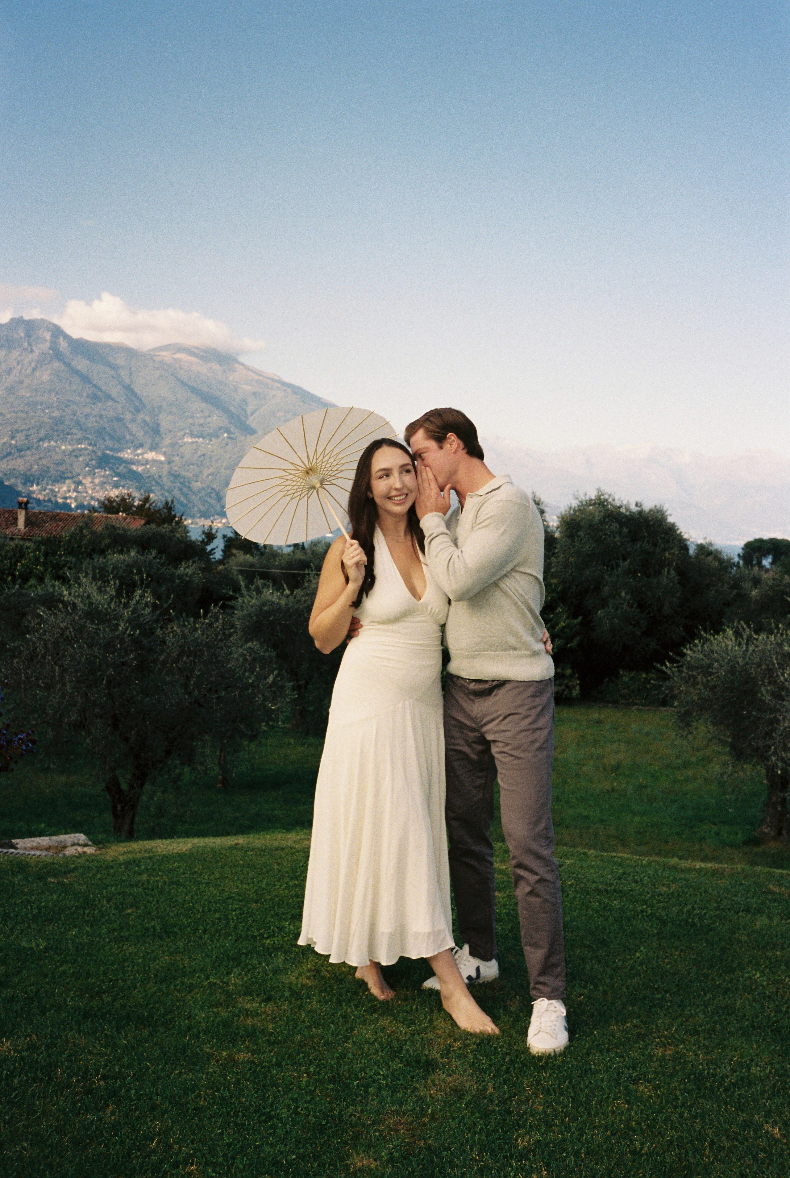 Pre-wedding photoshoot in Bellagio. Wedding photographer in Italy