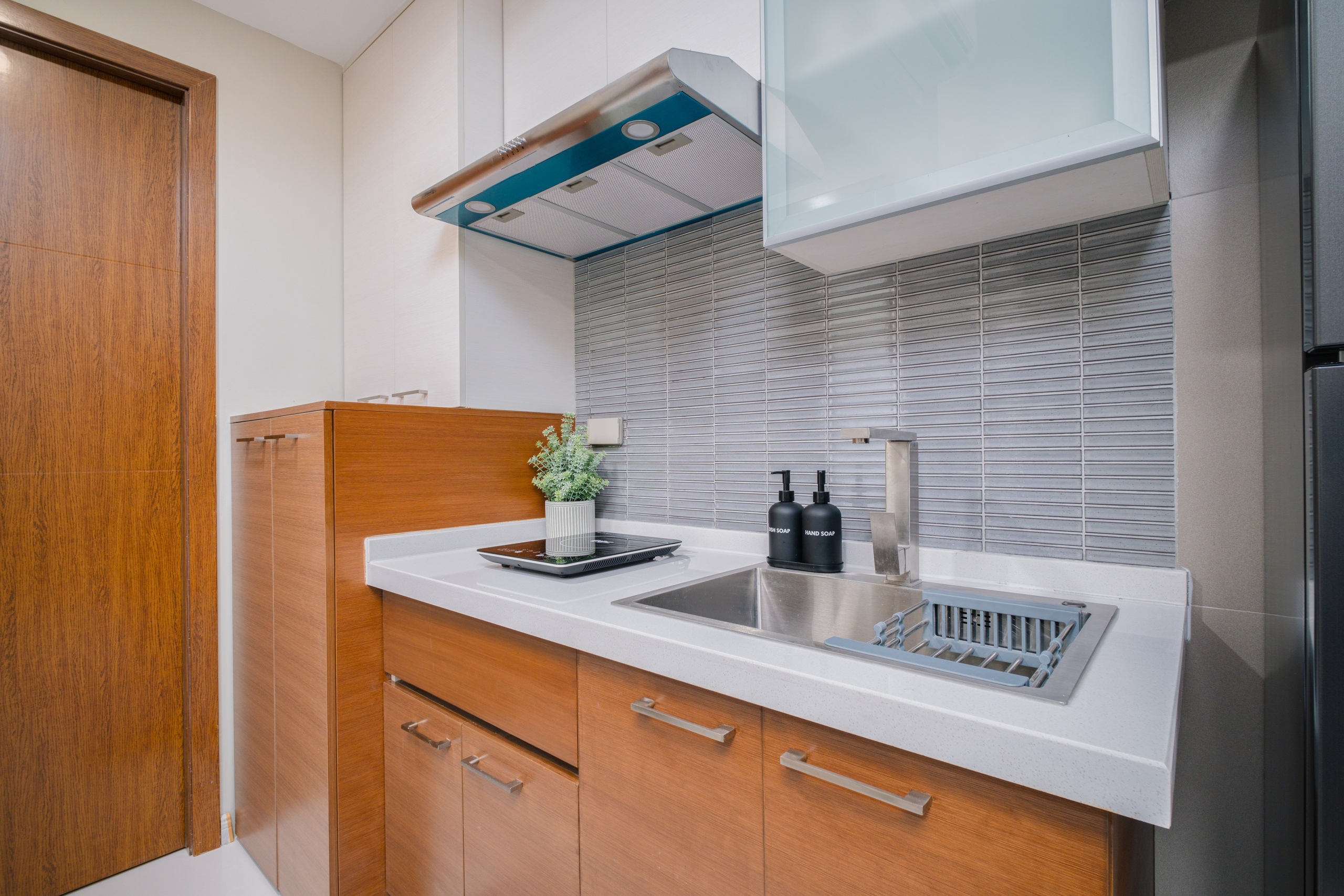 100 Sunshine Plaza // Mandaluyong. Interior & Architectural Photographer Philippines | Argen Carlo Camaclang