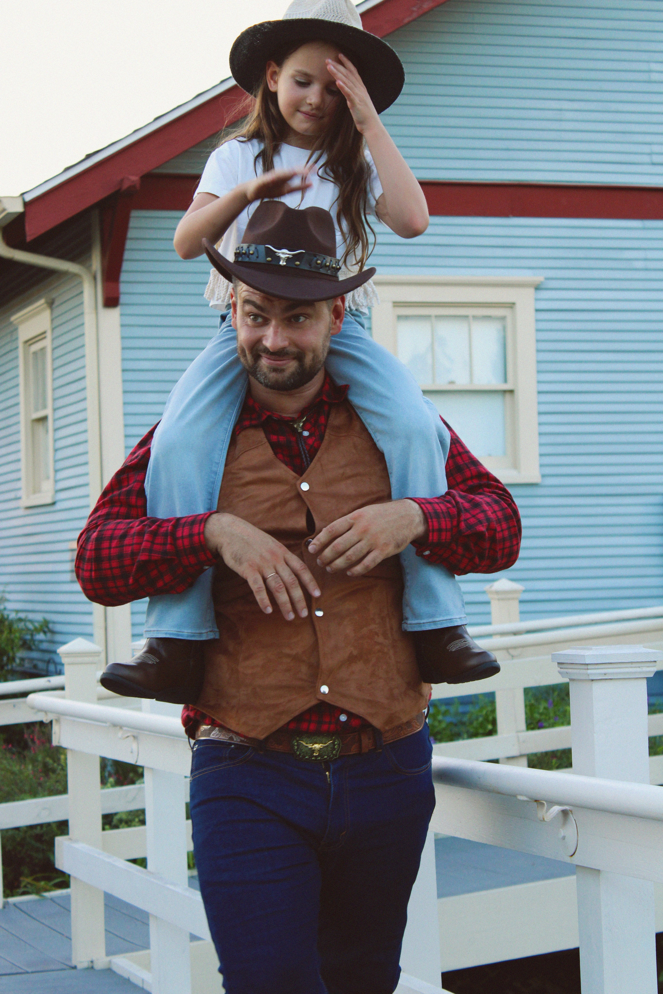 Texas Countryside Family Photoshoot in Cowboy Style. Lana Petrychenko — Portrait & Family Photographer. Valencia, Spain