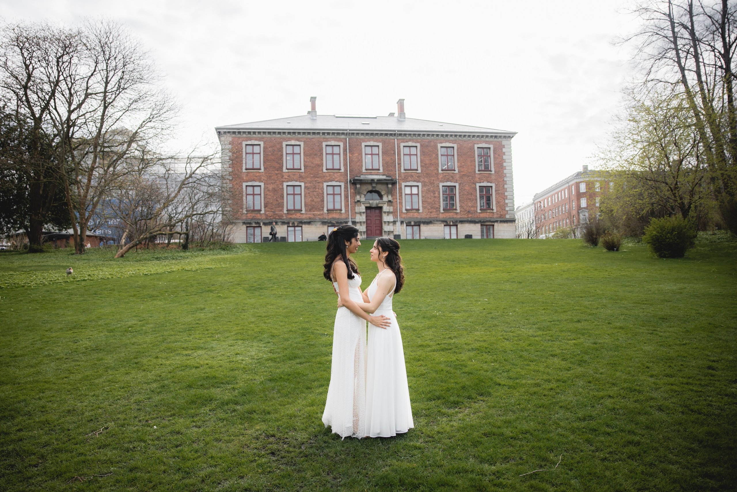 Shai & Batel. Professional wedding photographer in Copenhagen, Denmark — Julia Byron