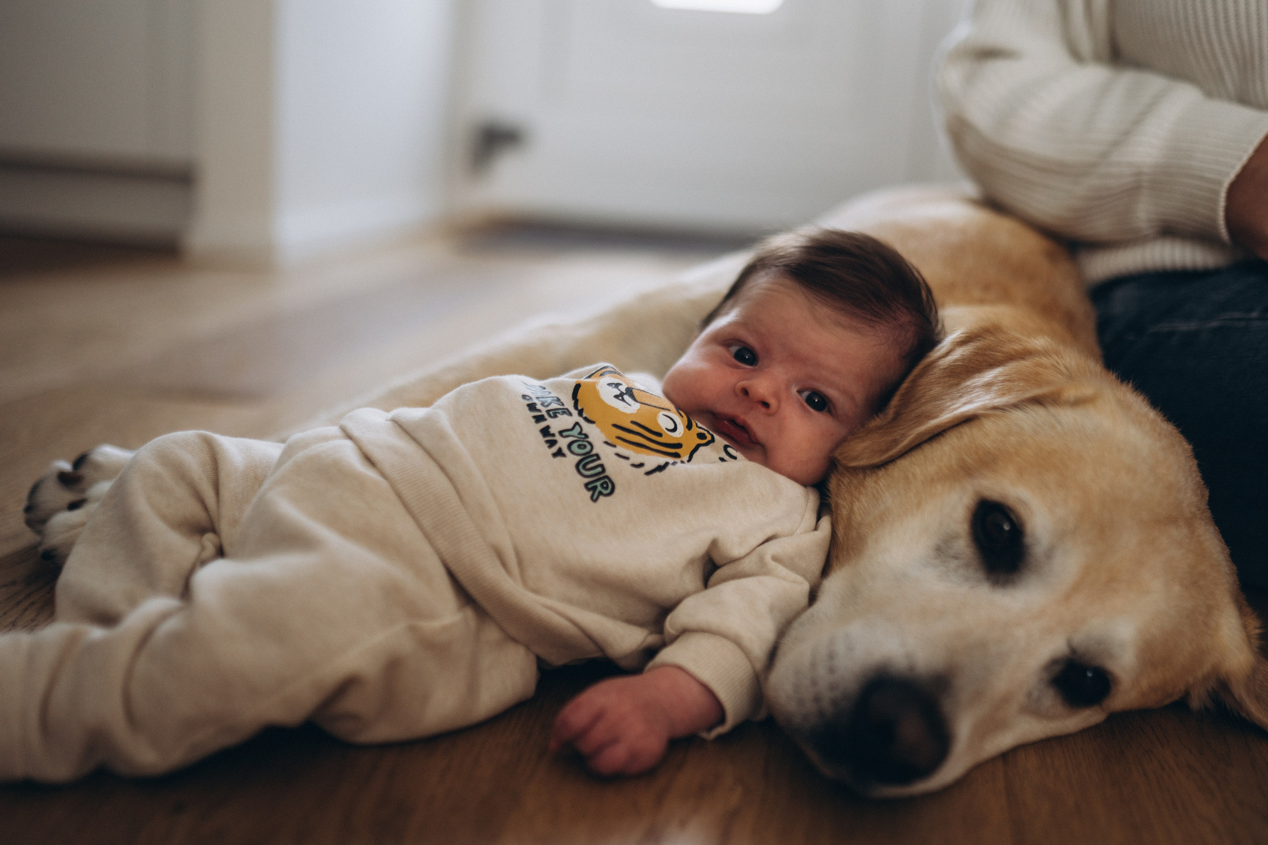 Reportage newborn Lago Maggiore con luce naturale