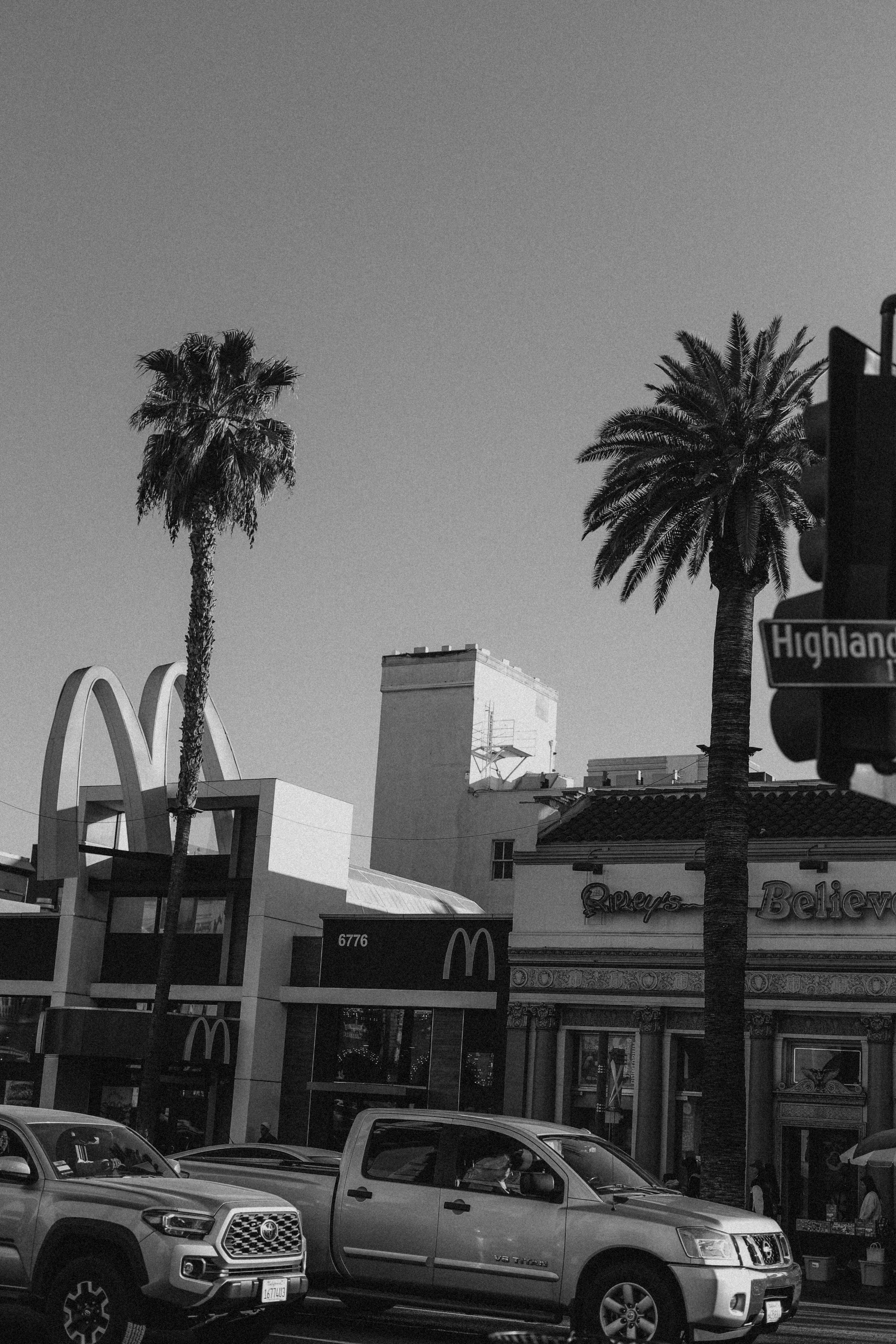 LOS ANGELES STREET. TETIANA UDOVYCHENKO PORTRAIT PHOTOGRAPHER
