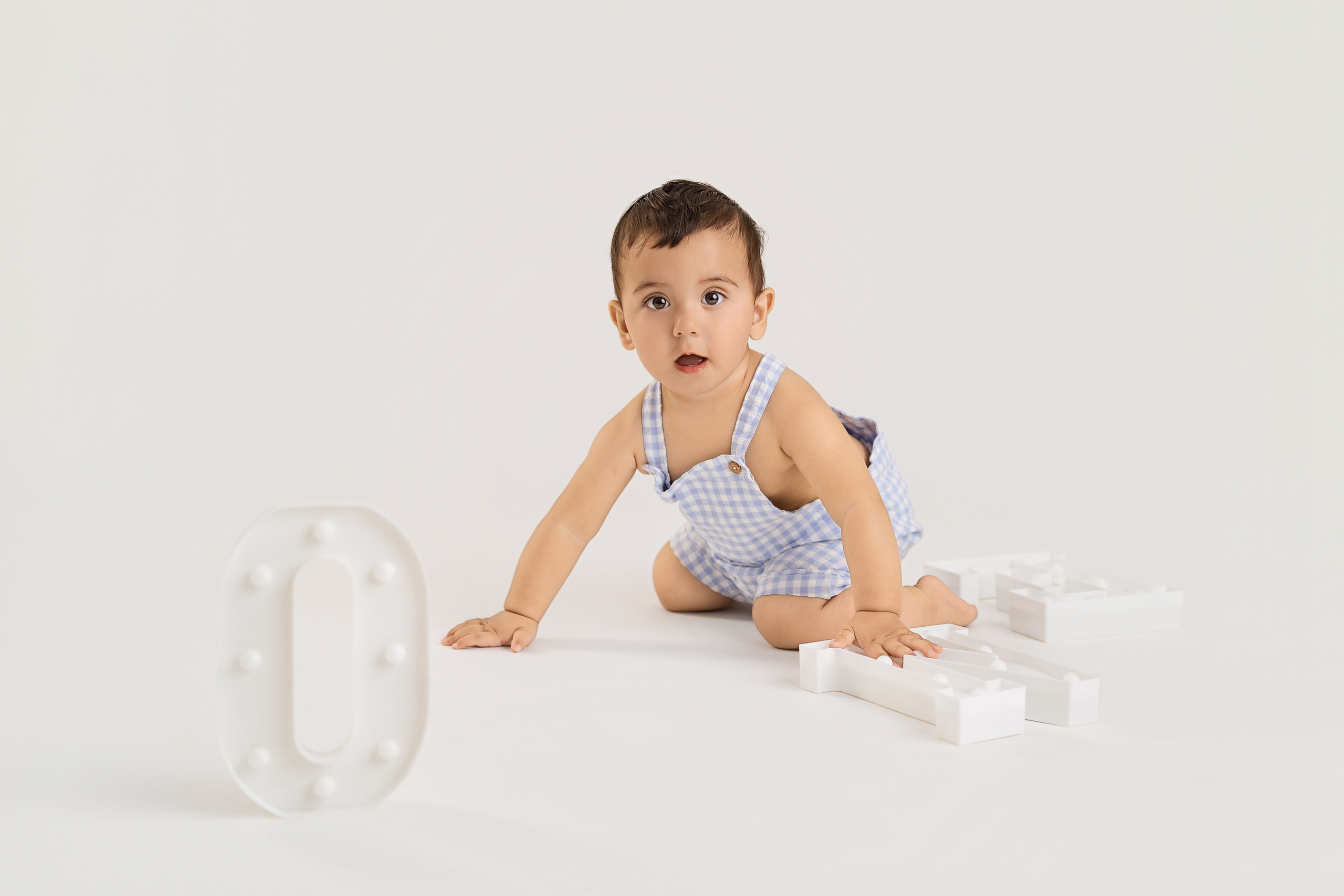 Smash the cake. Fotograf maternitate, nou-născuți și familie în Cluj-Napoca | Roxana Rusu