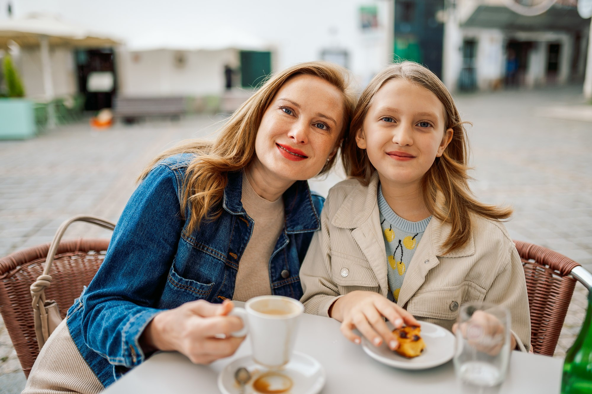 photoshoot in Alfama, Lisbon, фотосессия в Алфаме, Photo shoot for mum and daughter