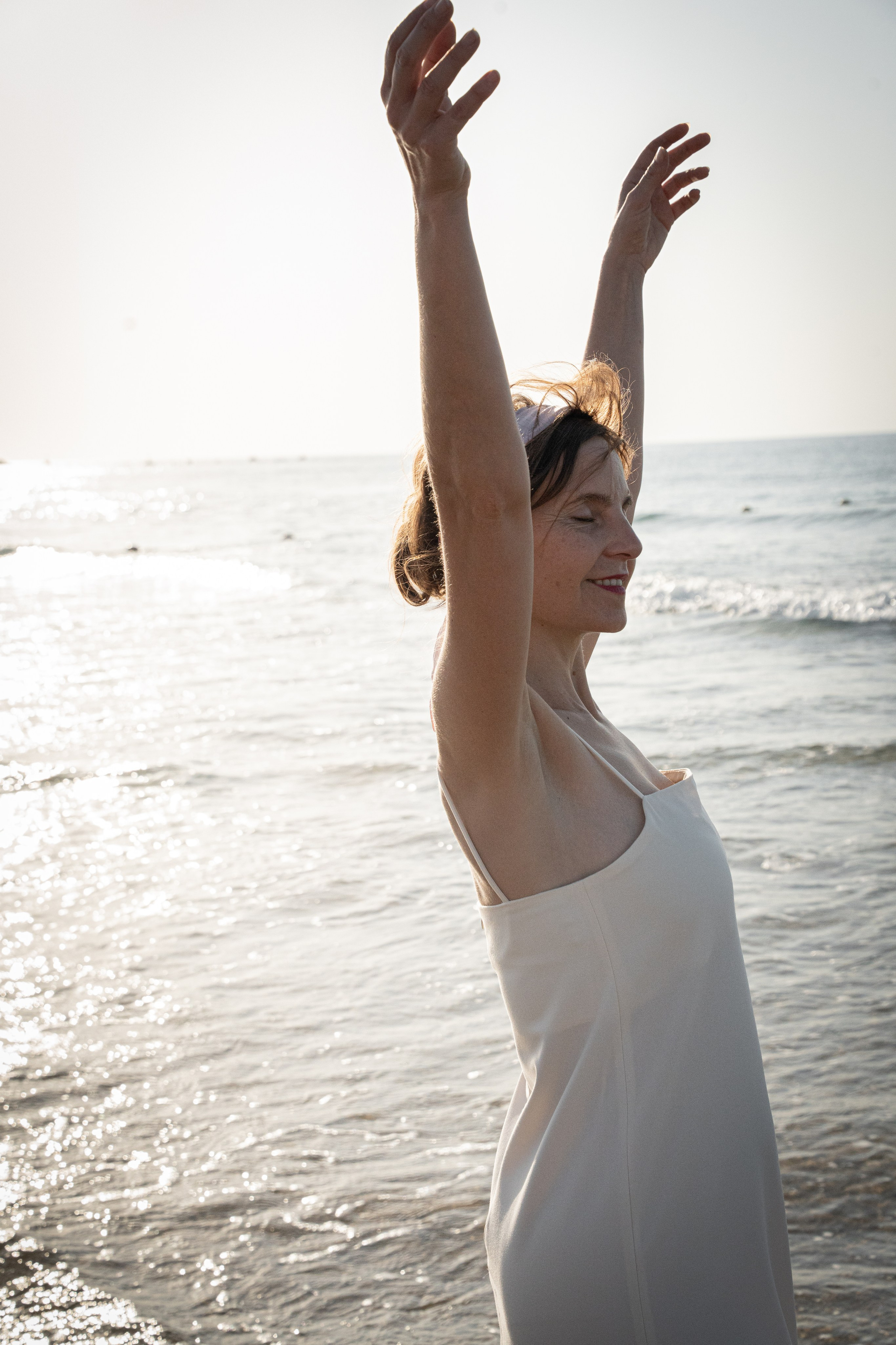 Yudith, Tel Aviv, Beach, November 2025. Divignbytehilah.com