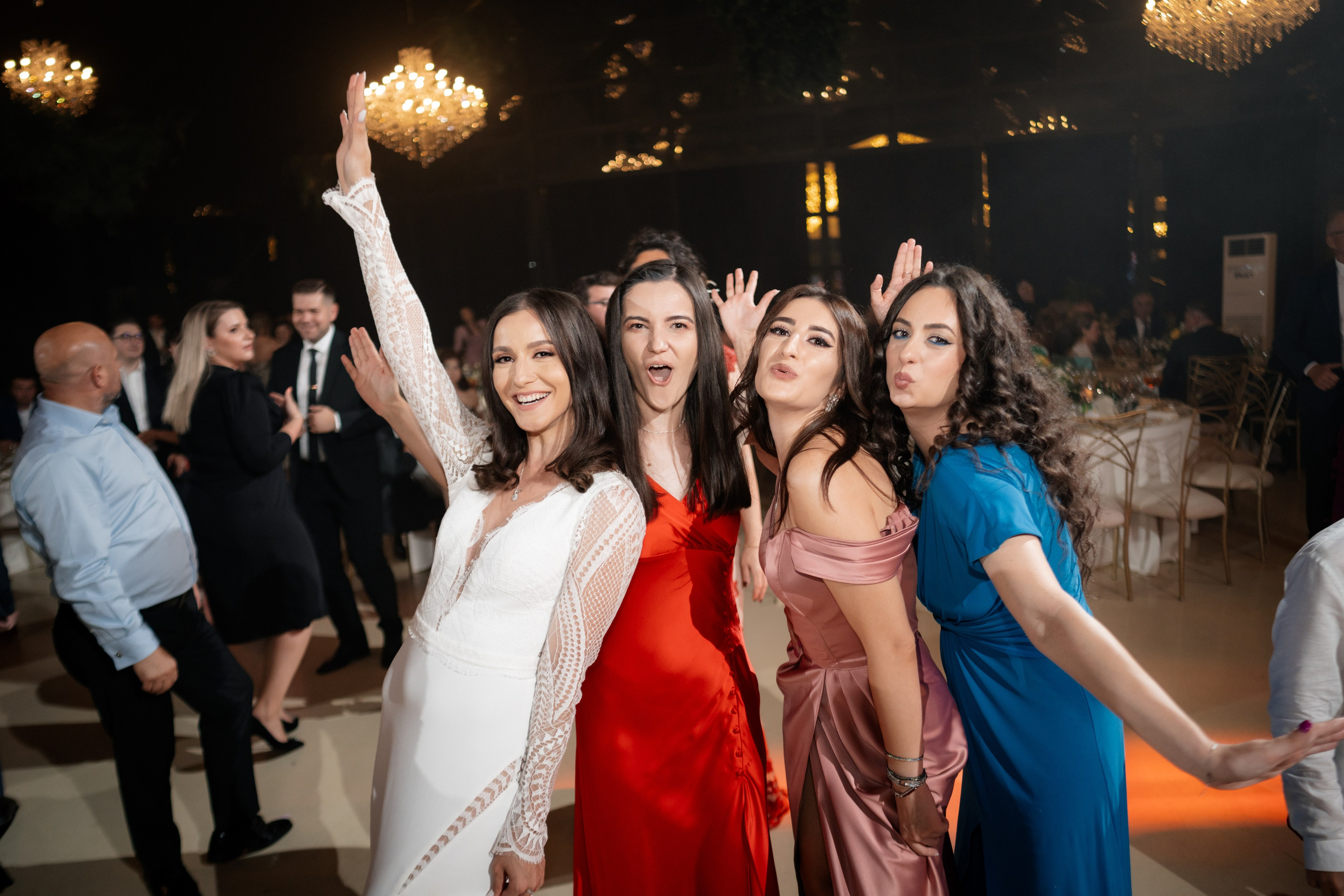 Elly & Andrew. Destination Wedding Photographer Alex Pasarelu